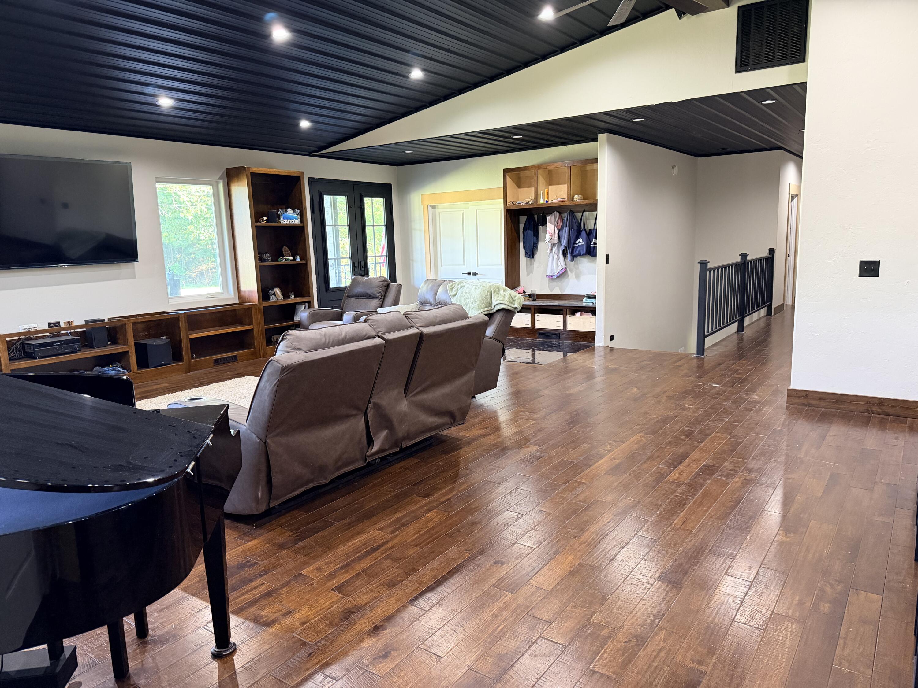 71 Castlegate Drive Property Photo 13