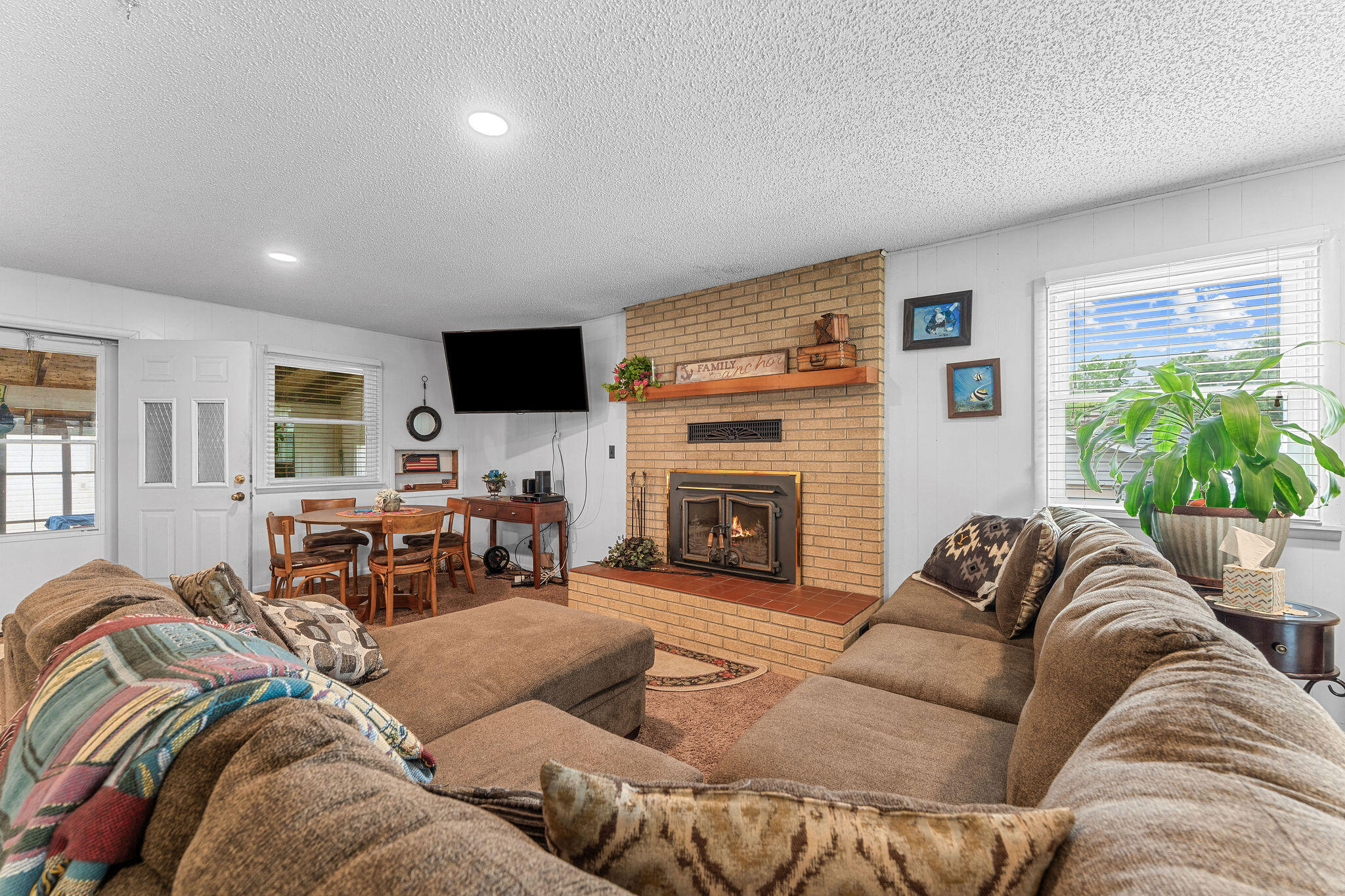 25691 Hillcrest Drive Property Photo 3