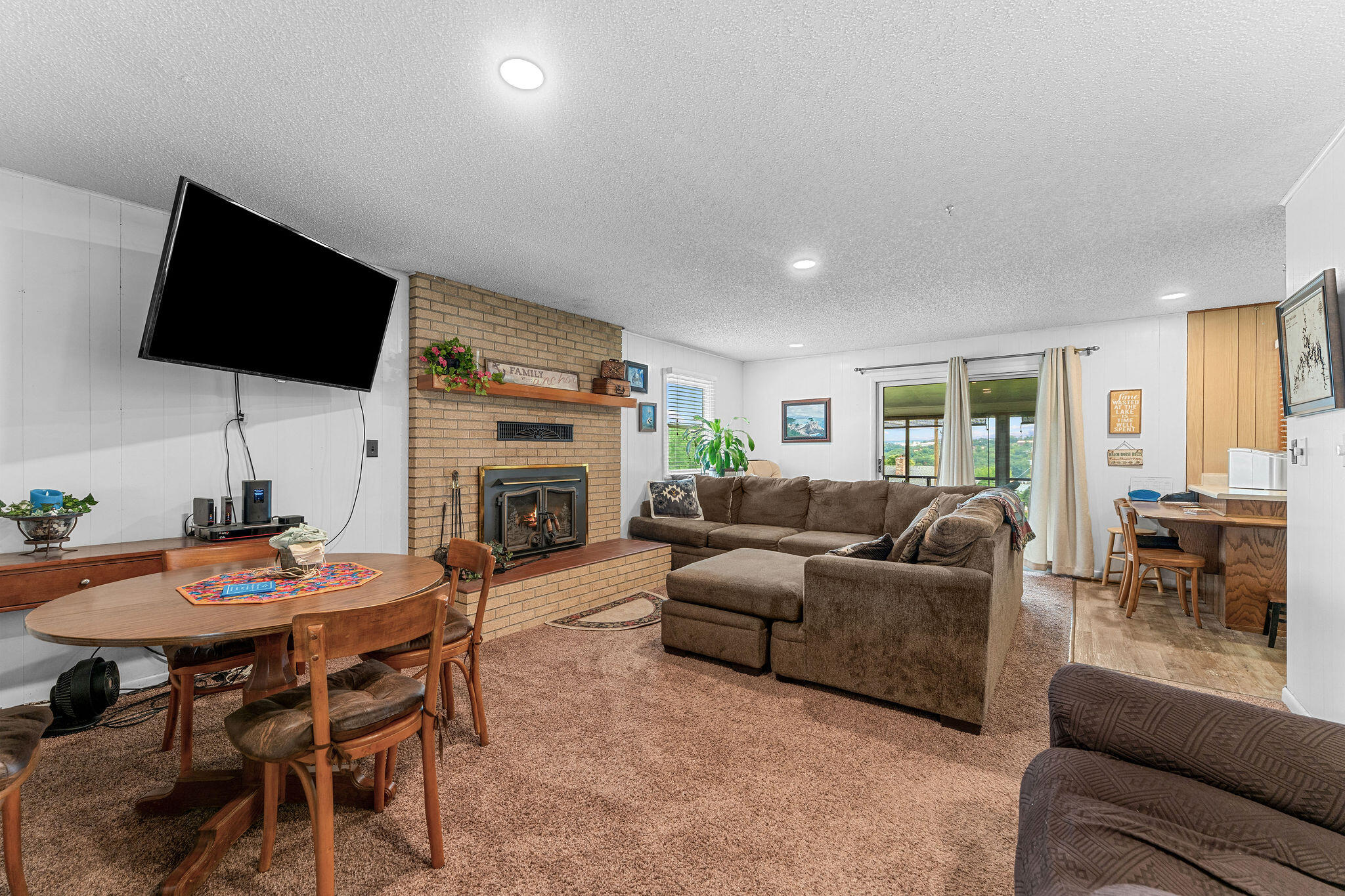 25691 Hillcrest Drive Property Photo 4