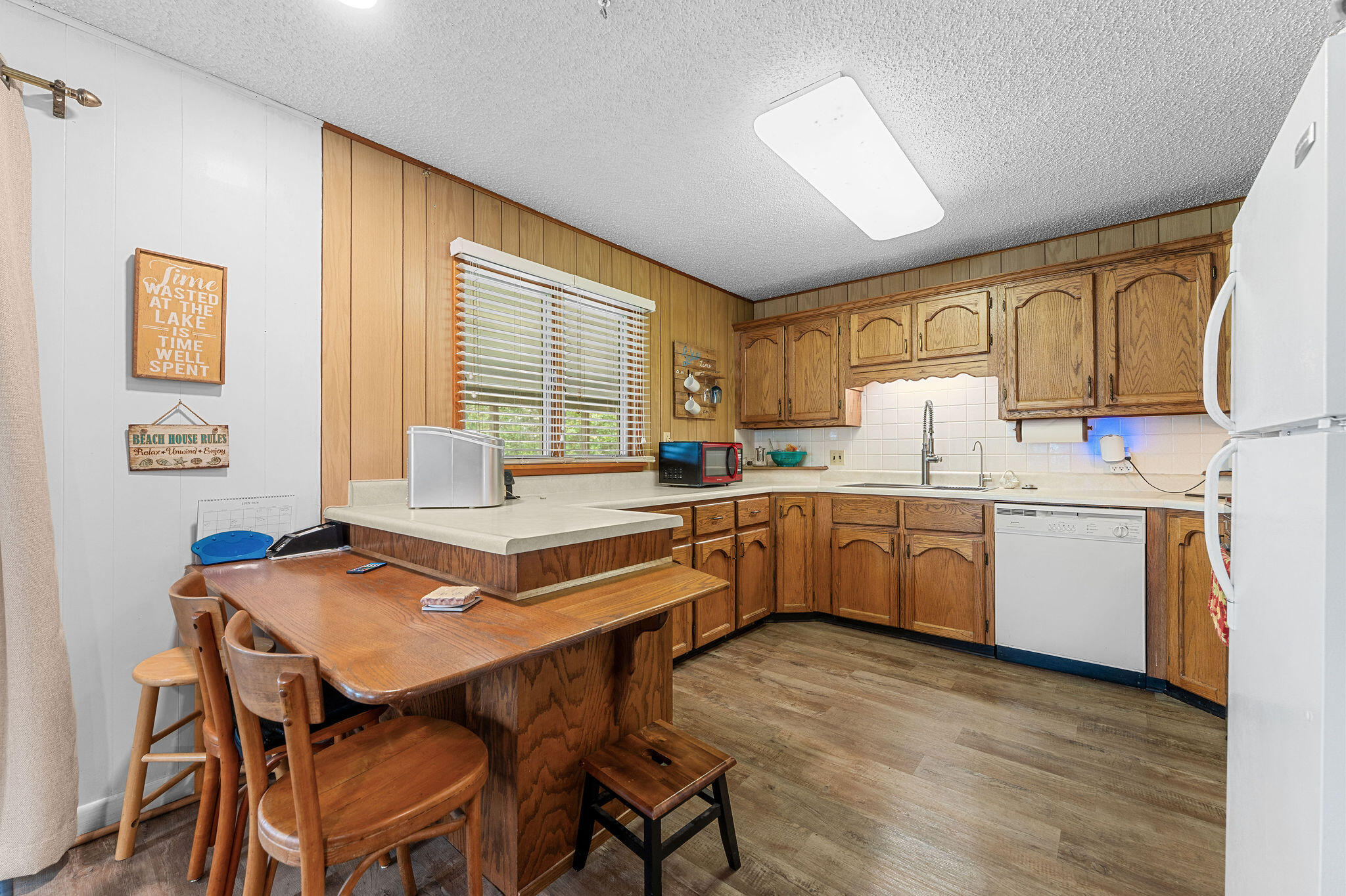 25691 Hillcrest Drive Property Photo 5