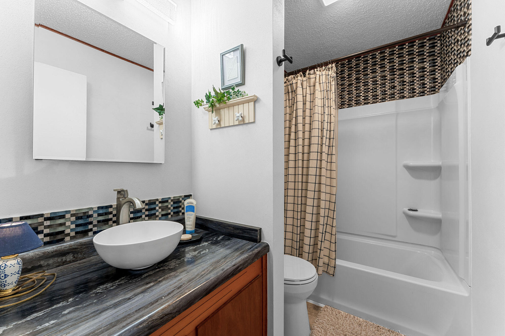 25691 Hillcrest Drive Property Photo 15