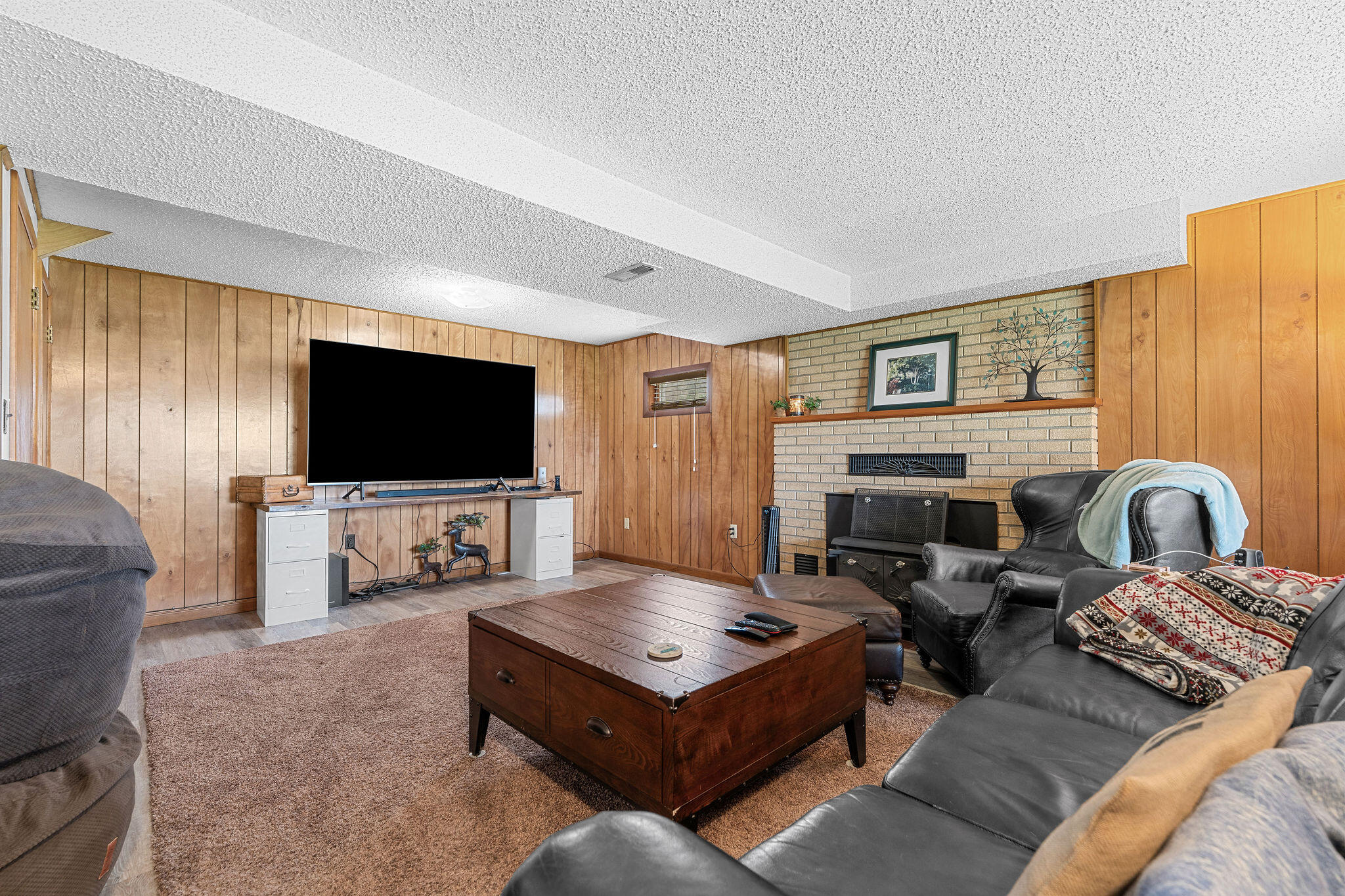 25691 Hillcrest Drive Property Photo 16