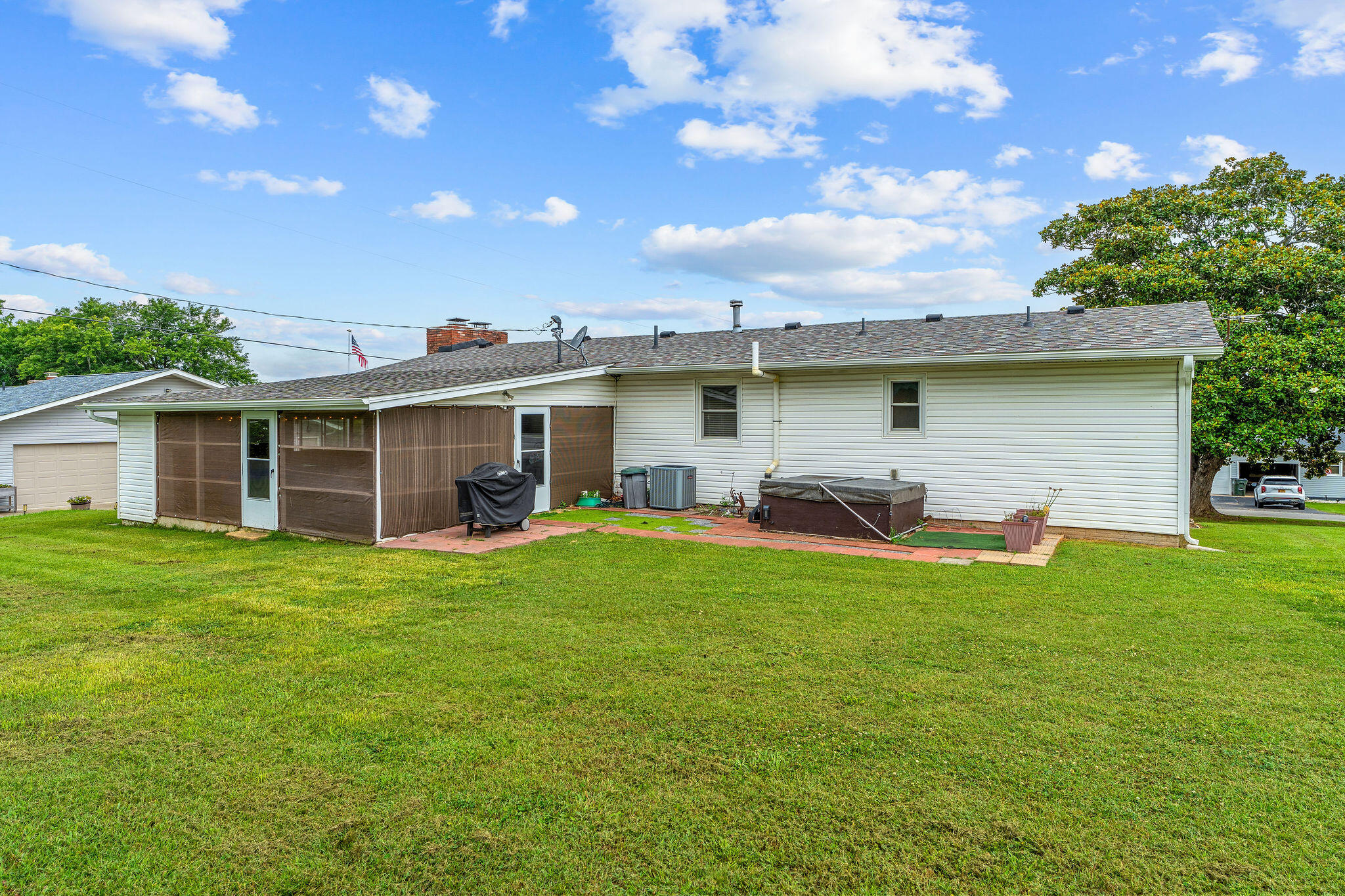 25691 Hillcrest Drive Property Photo 32