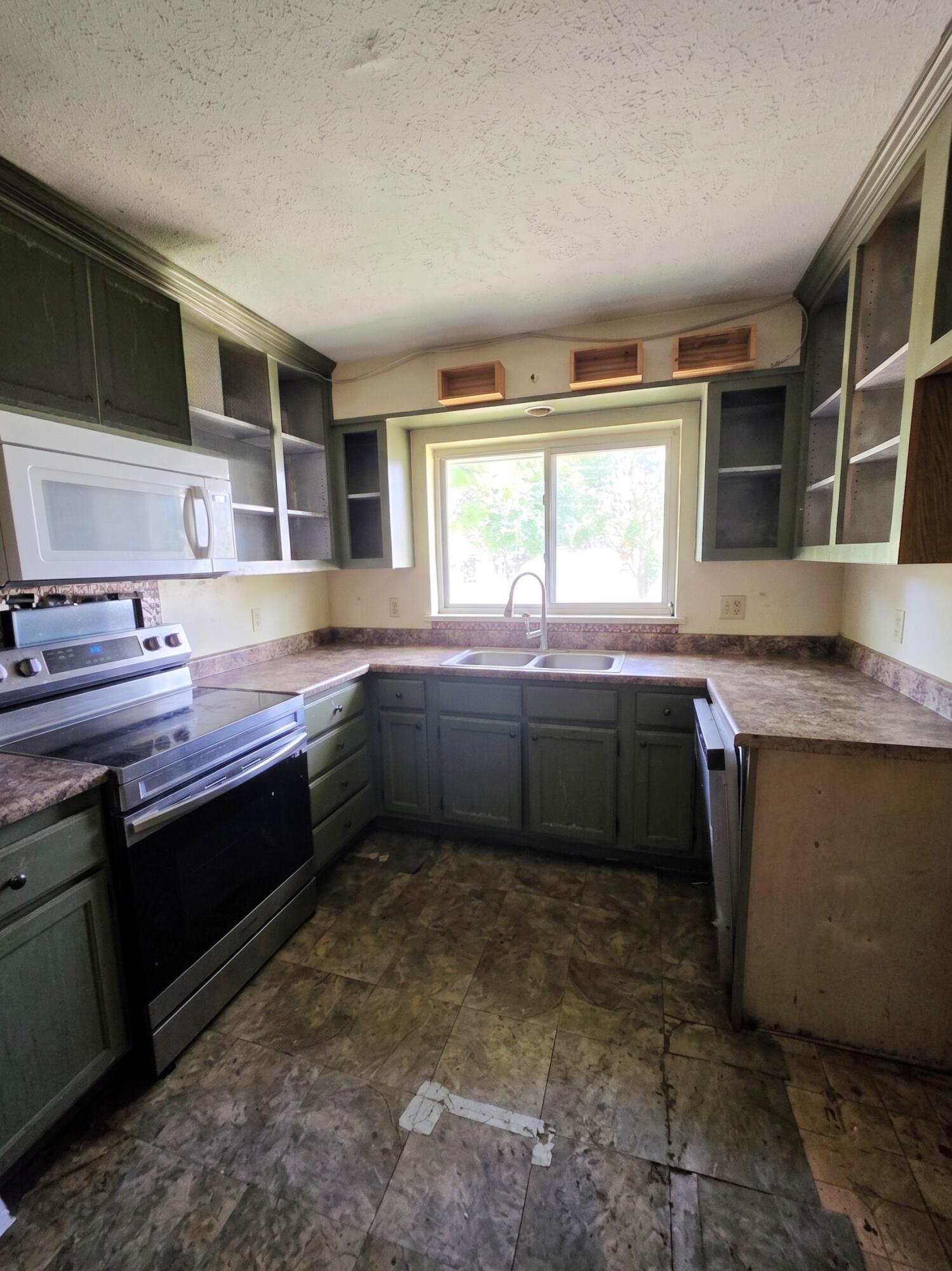 713 East Locust Street Property Photo 7