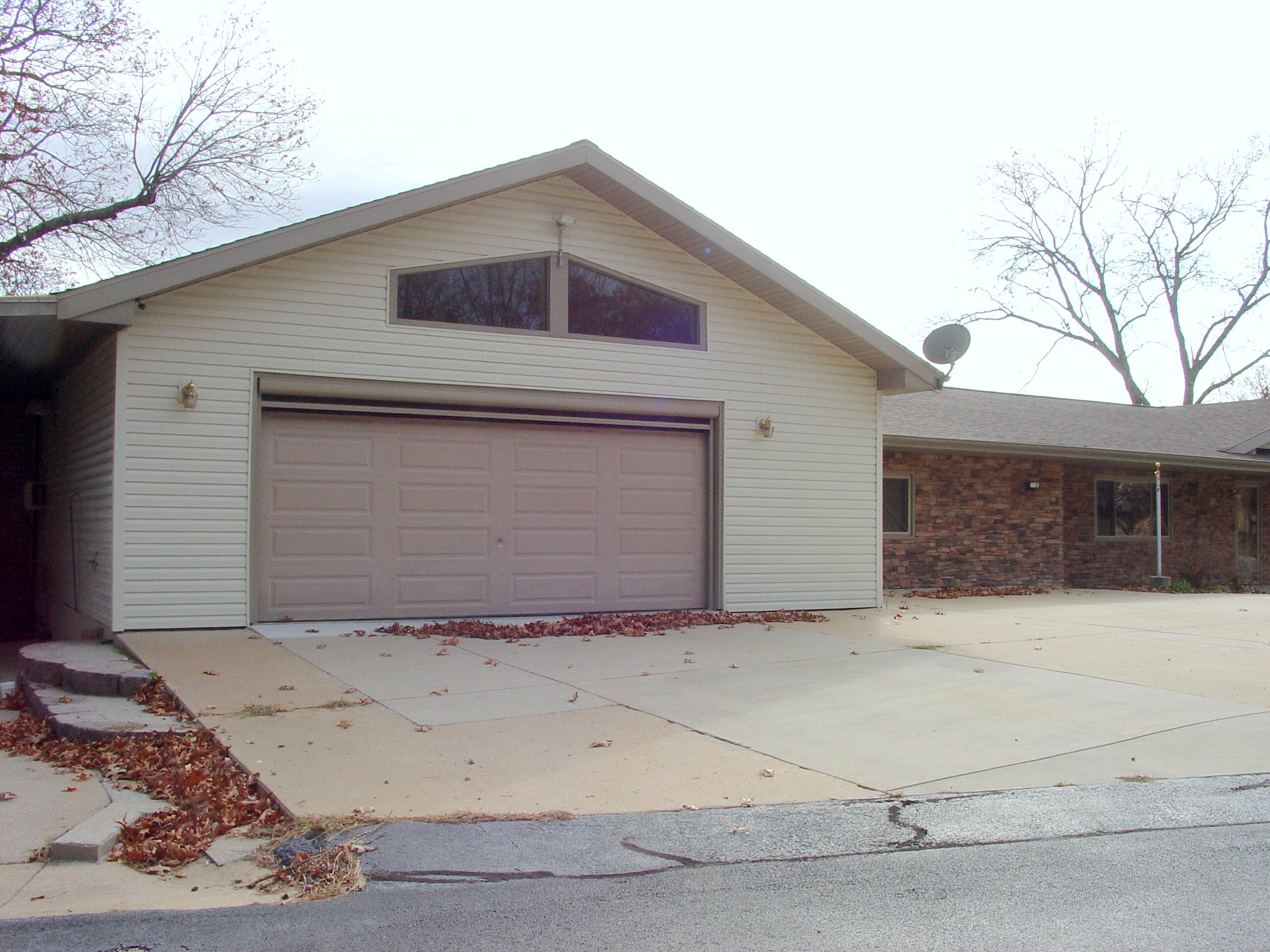 62 South Ridge Lane Property Photo 4