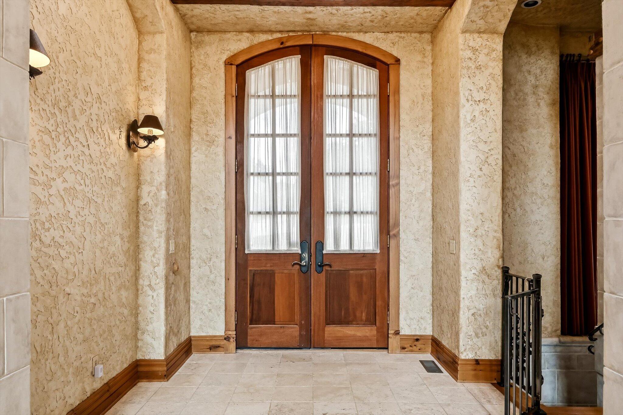 6108 South Bluff Ridge Road Property Photo 8