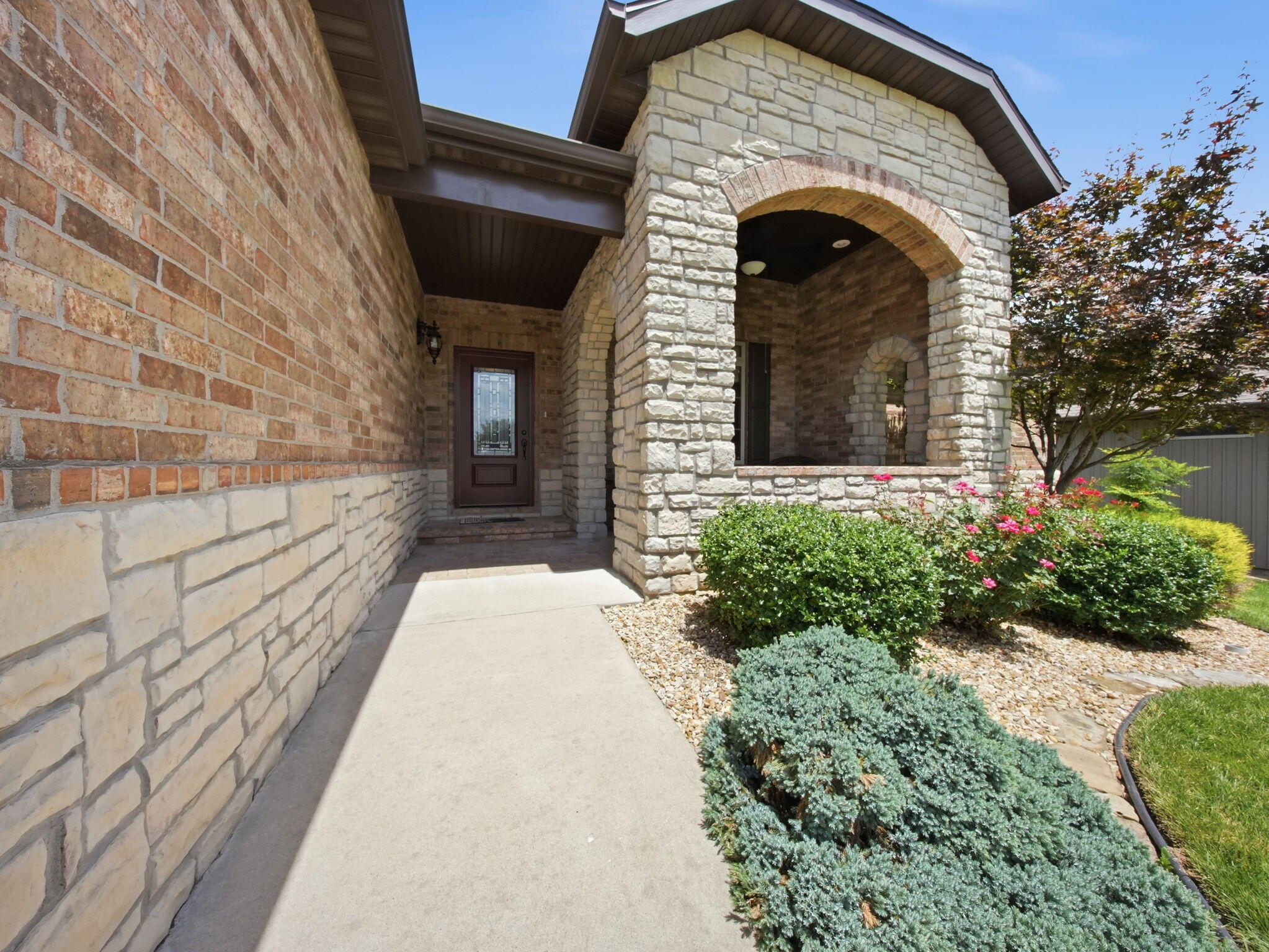 599 Penzance Drive Property Photo 4