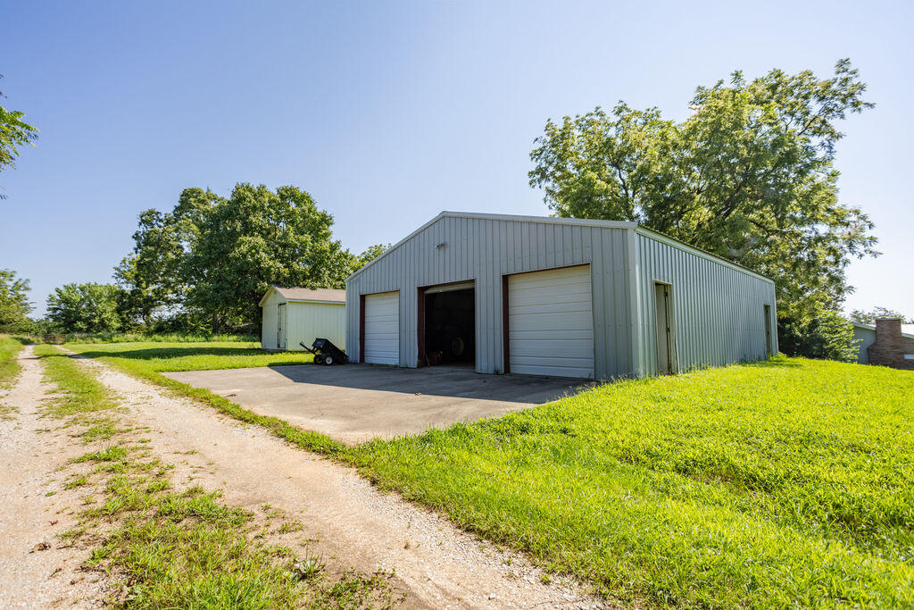 525 East Hwy C Property Photo 8