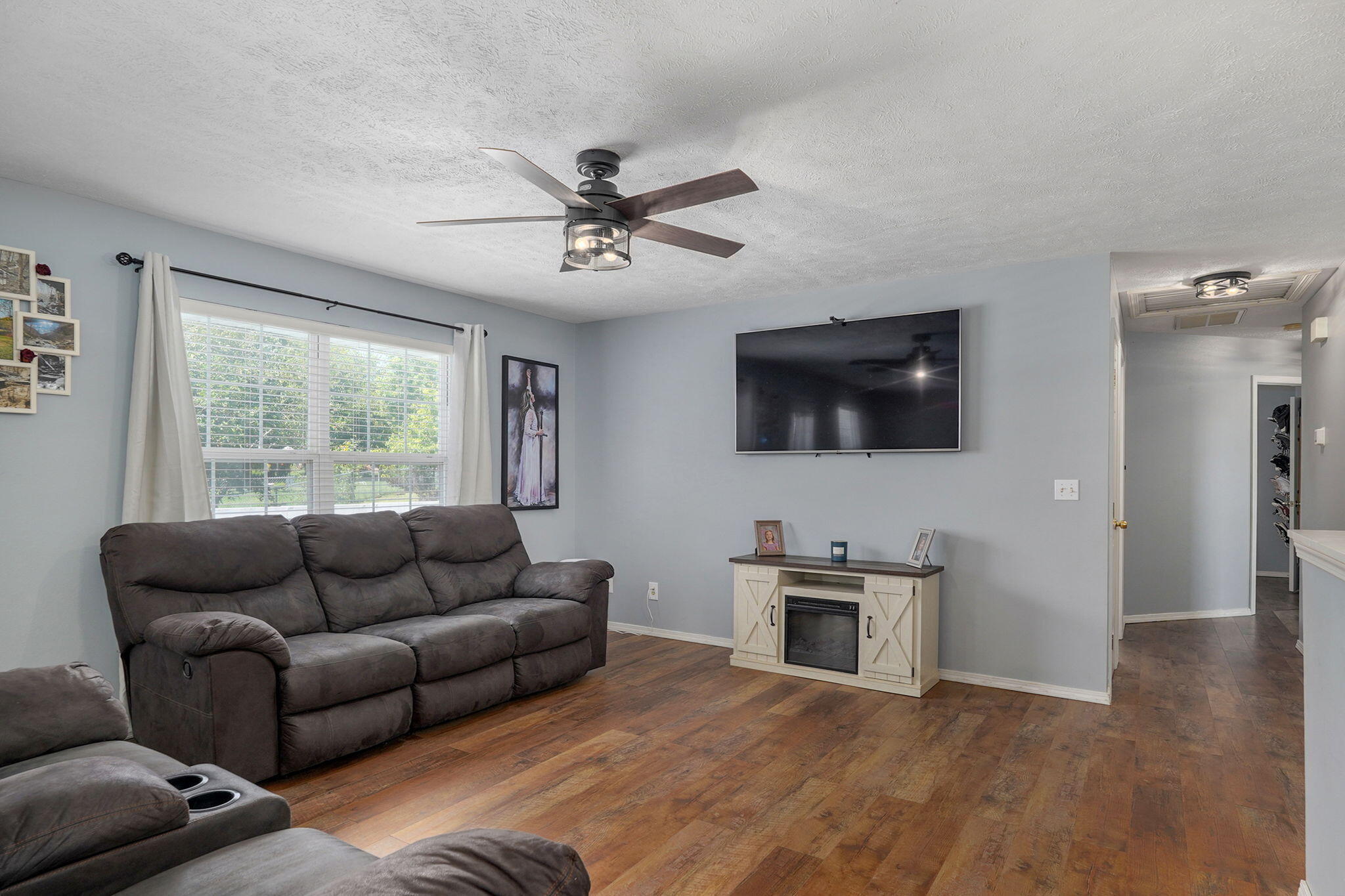405 Lynn Drive Property Photo 9