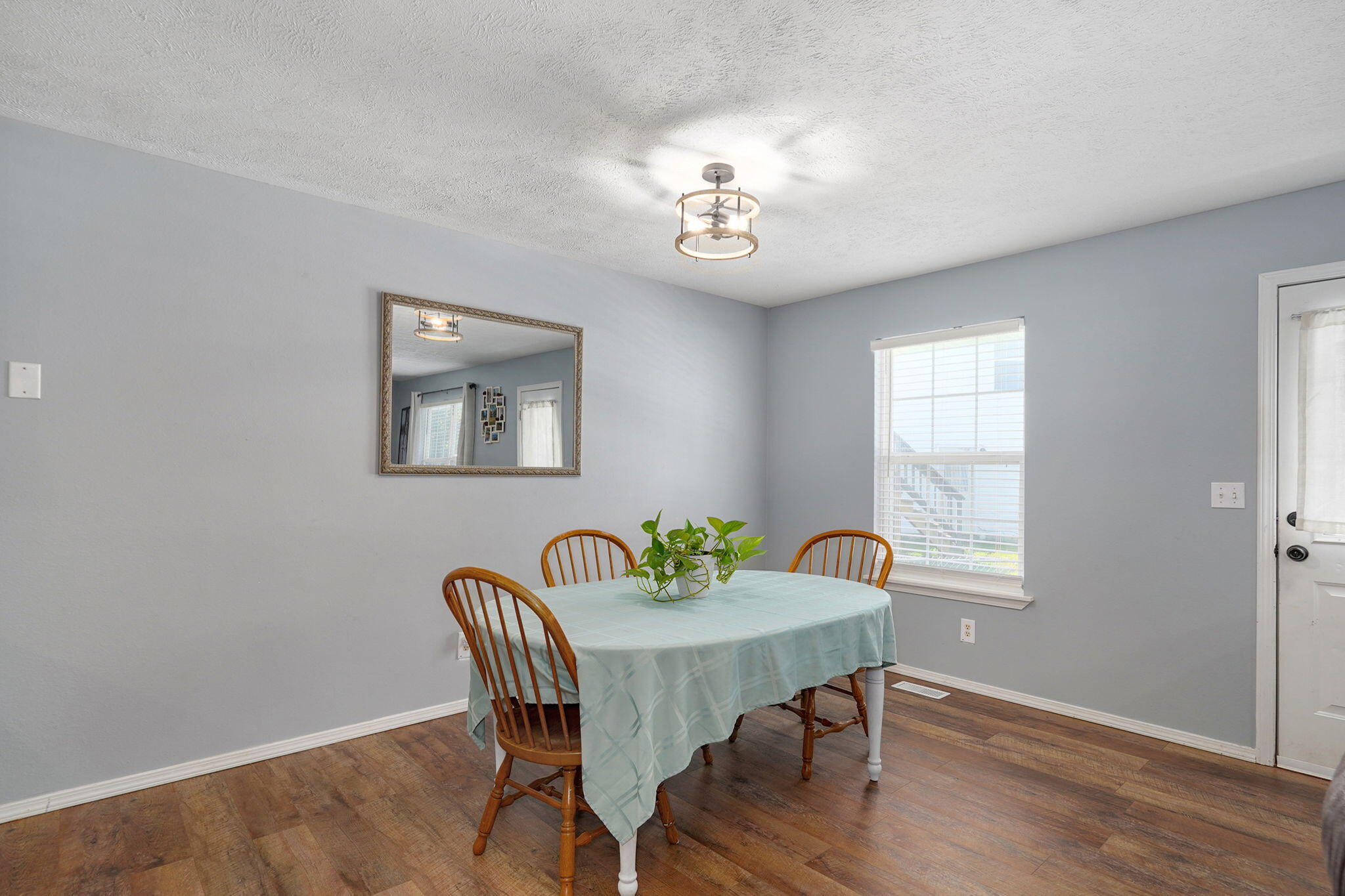 405 Lynn Drive Property Photo 10