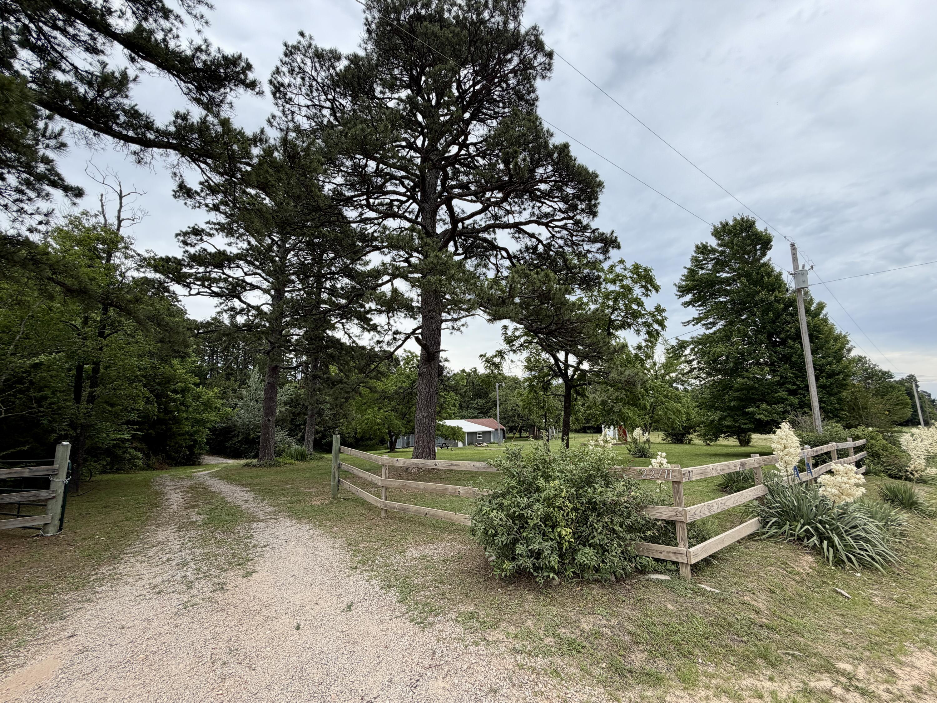 22711 Center Valley Road Property Photo 4