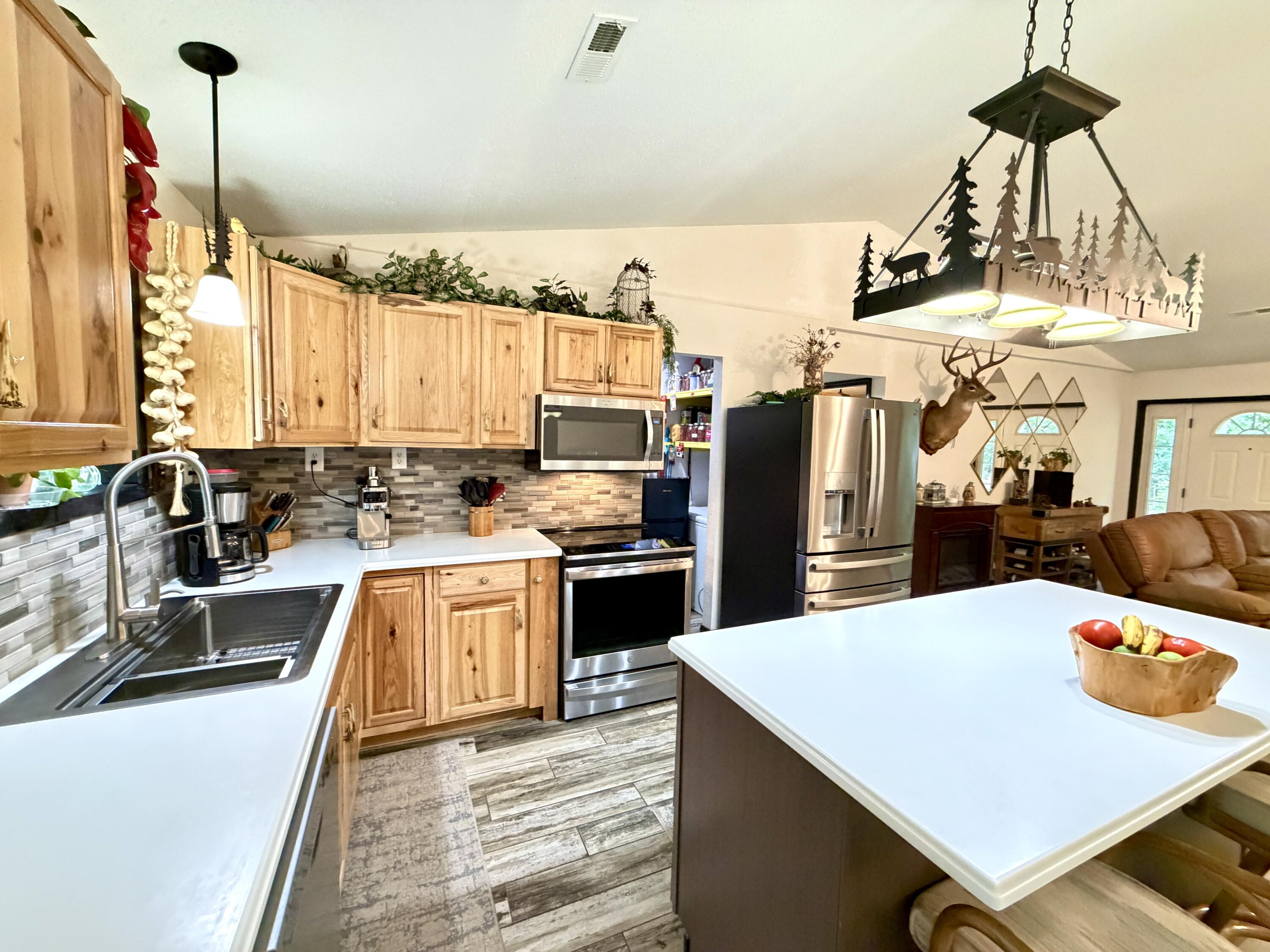 22711 Center Valley Road Property Photo 14