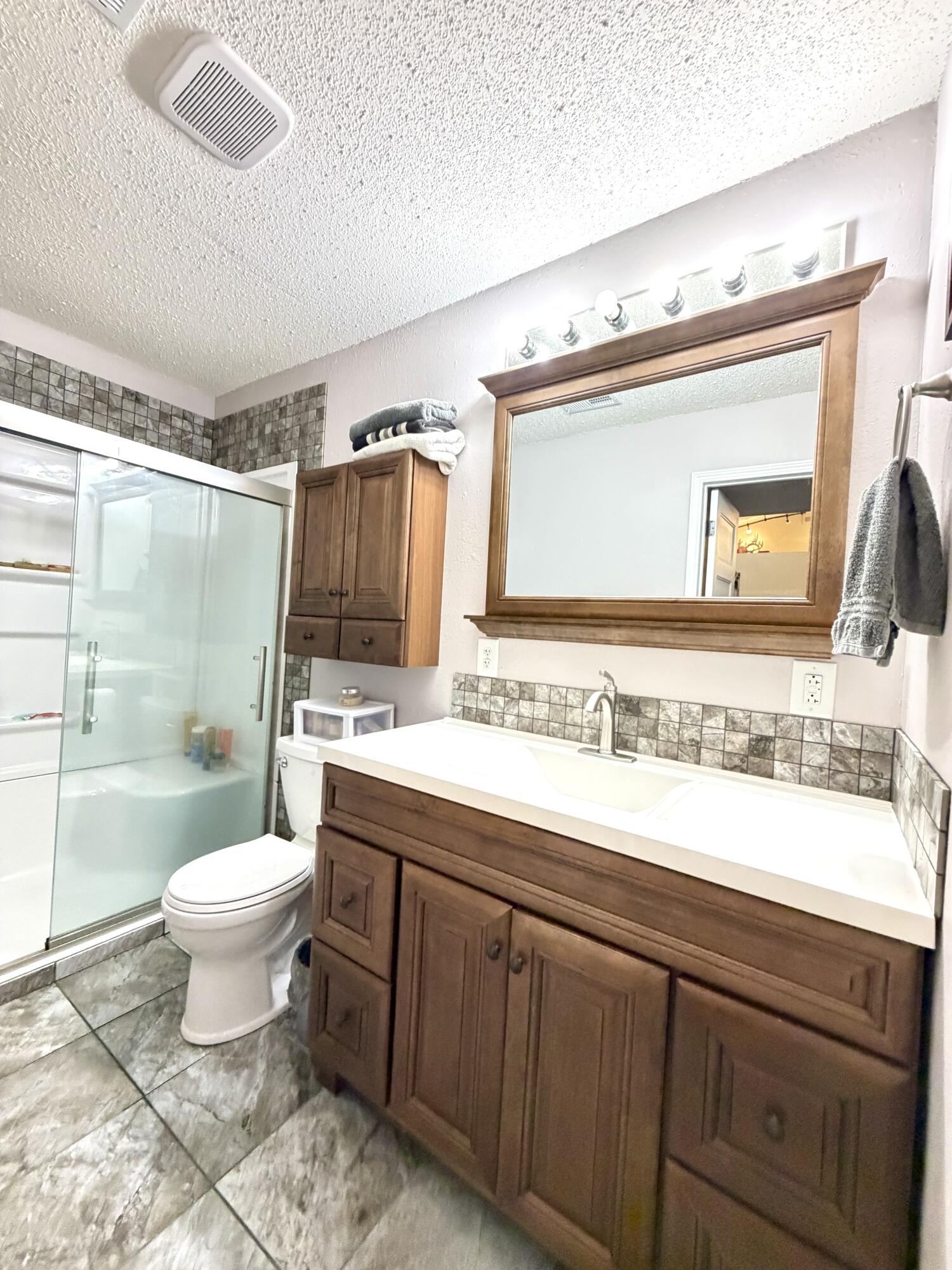 22711 Center Valley Road Property Photo 28