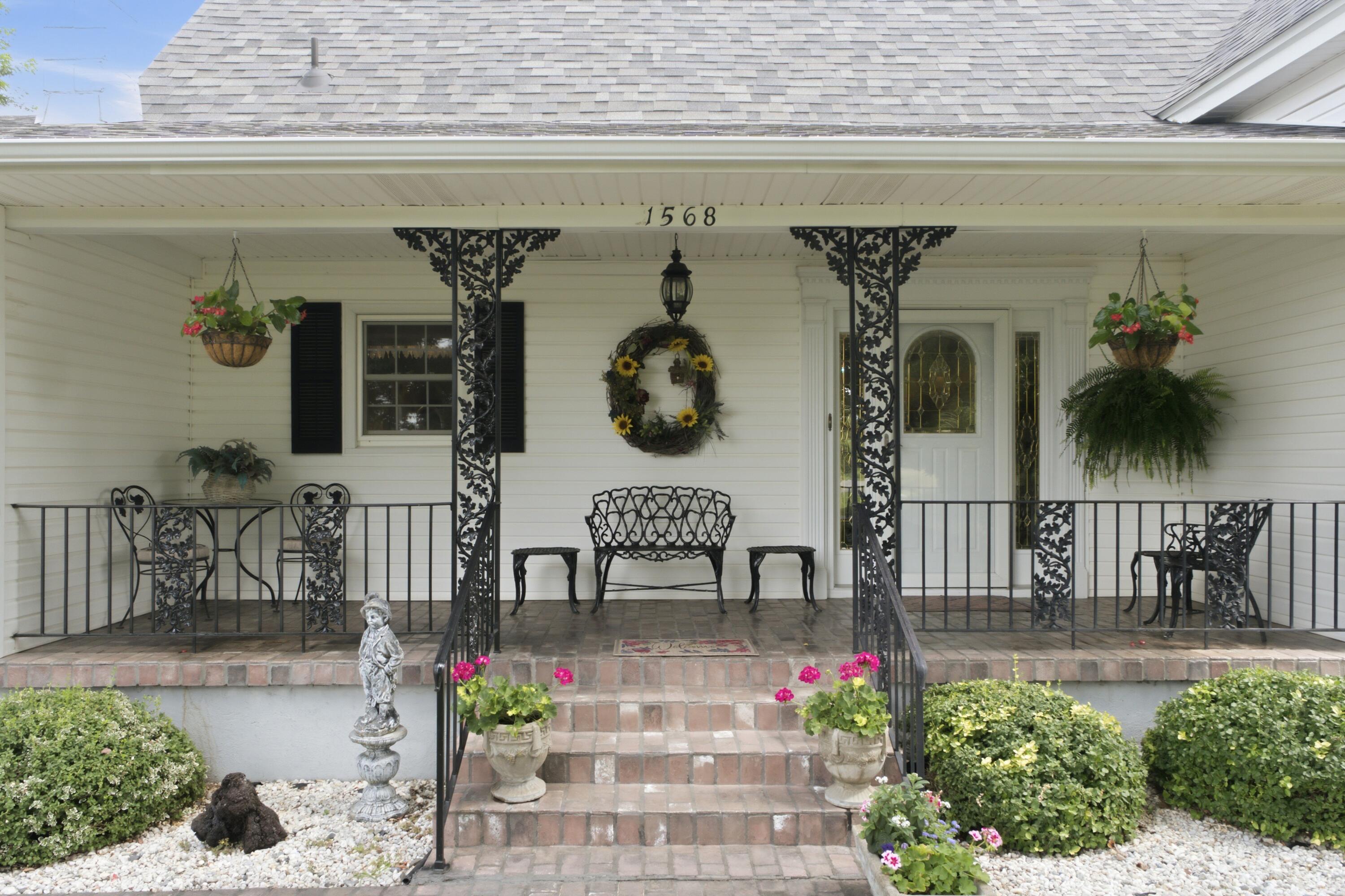 1568 Glossip Avenue Property Photo 4