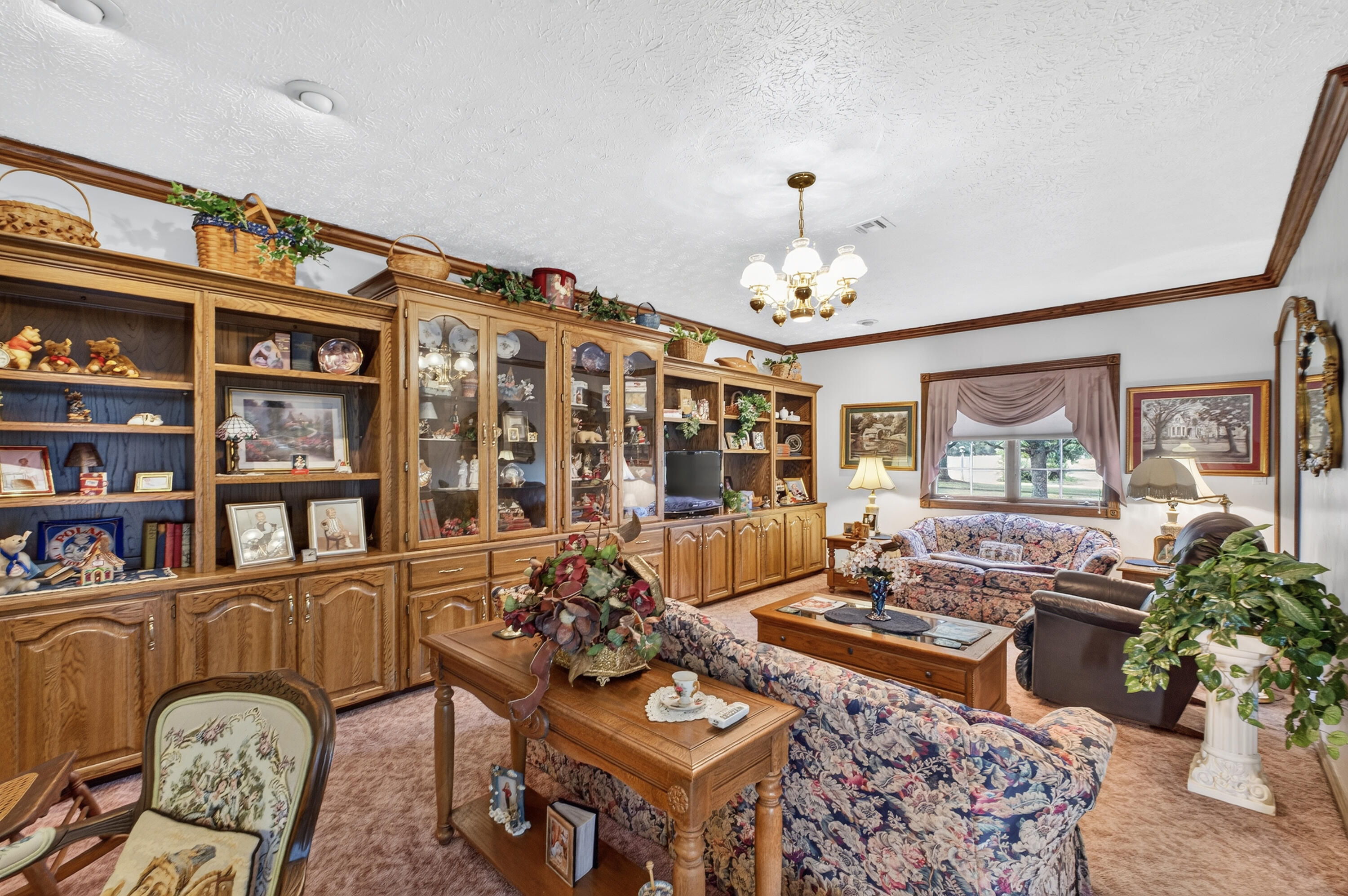 1568 Glossip Avenue Property Photo 16