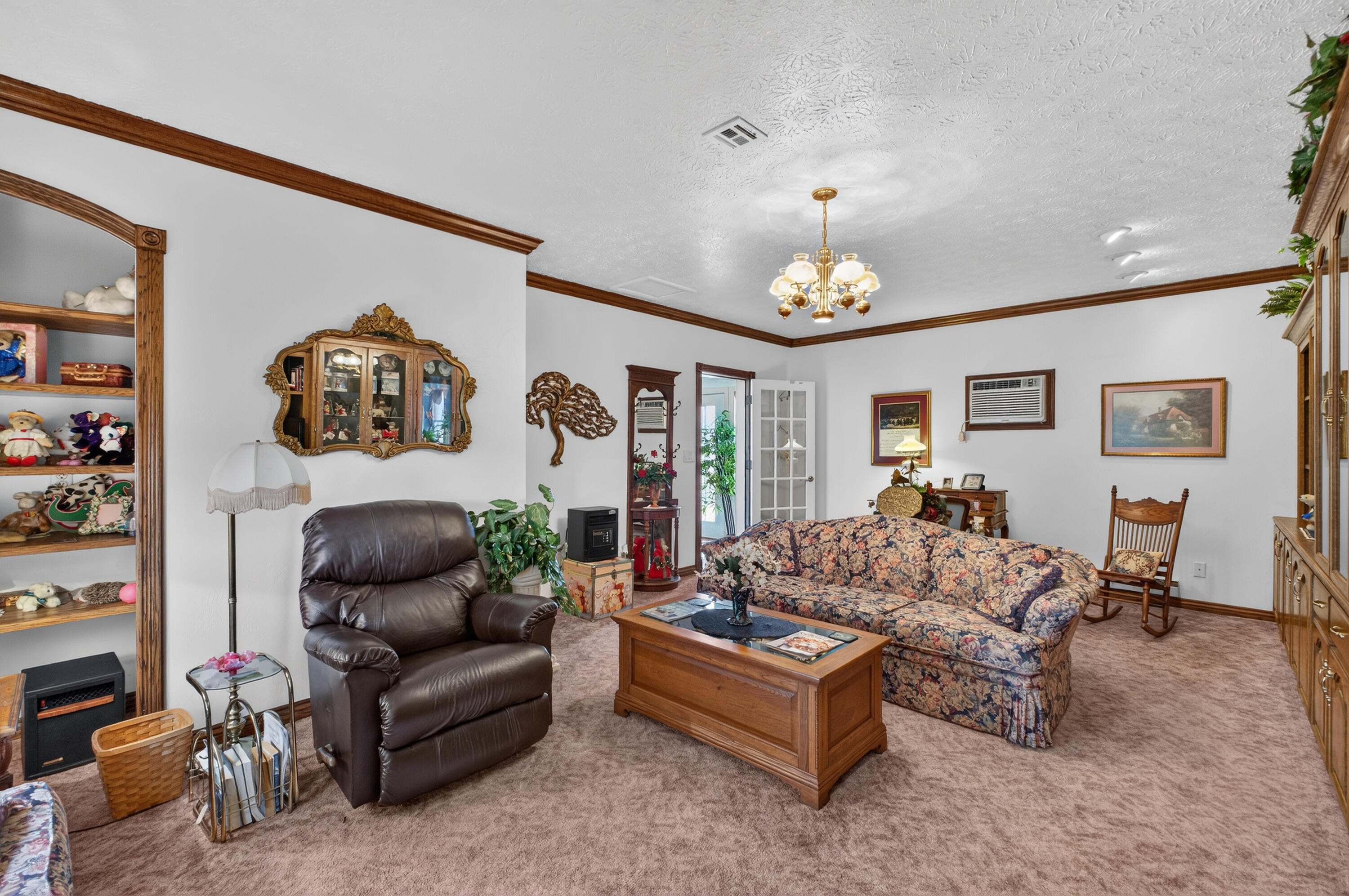 1568 Glossip Avenue Property Photo 17