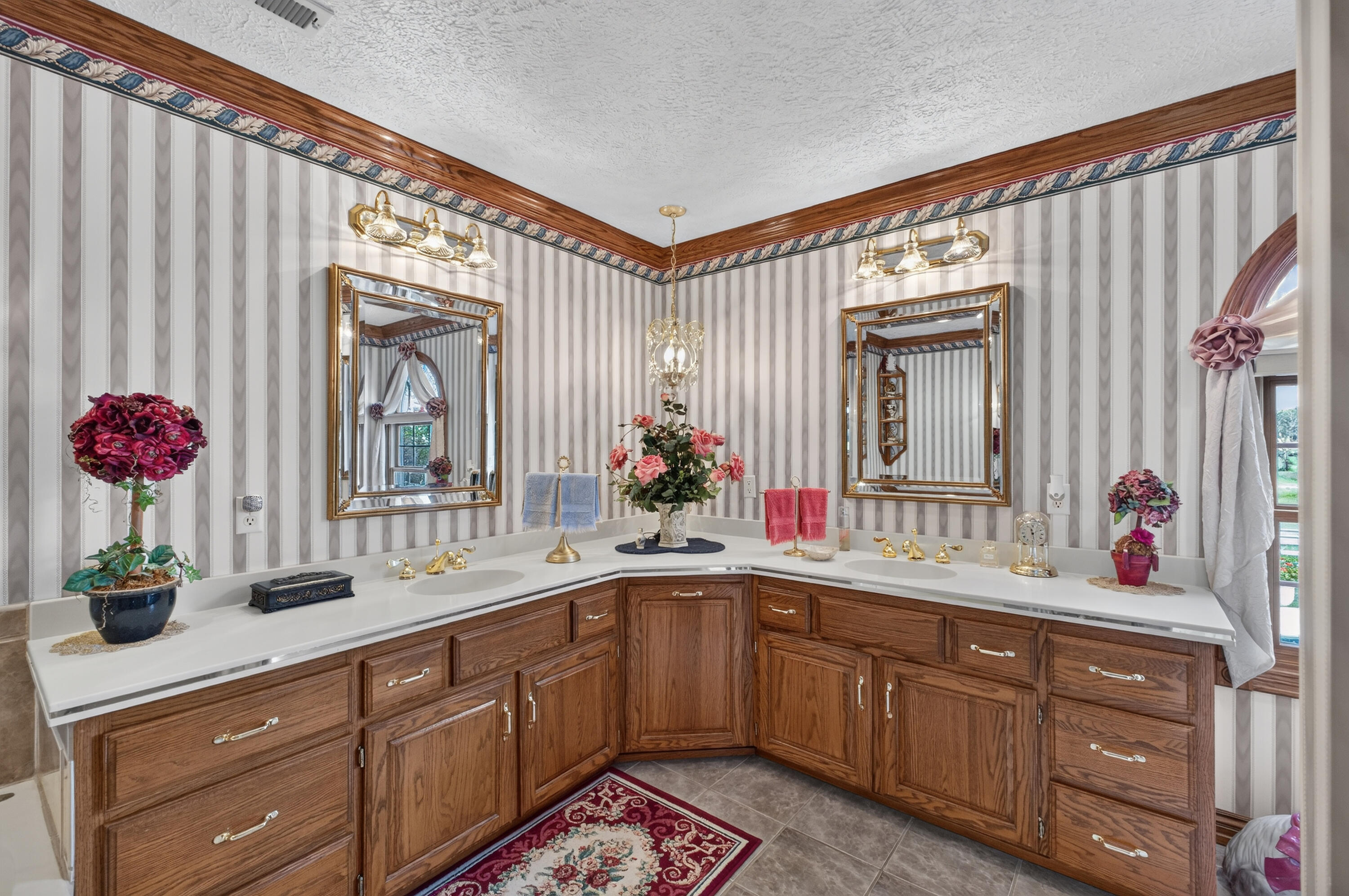 1568 Glossip Avenue Property Photo 20