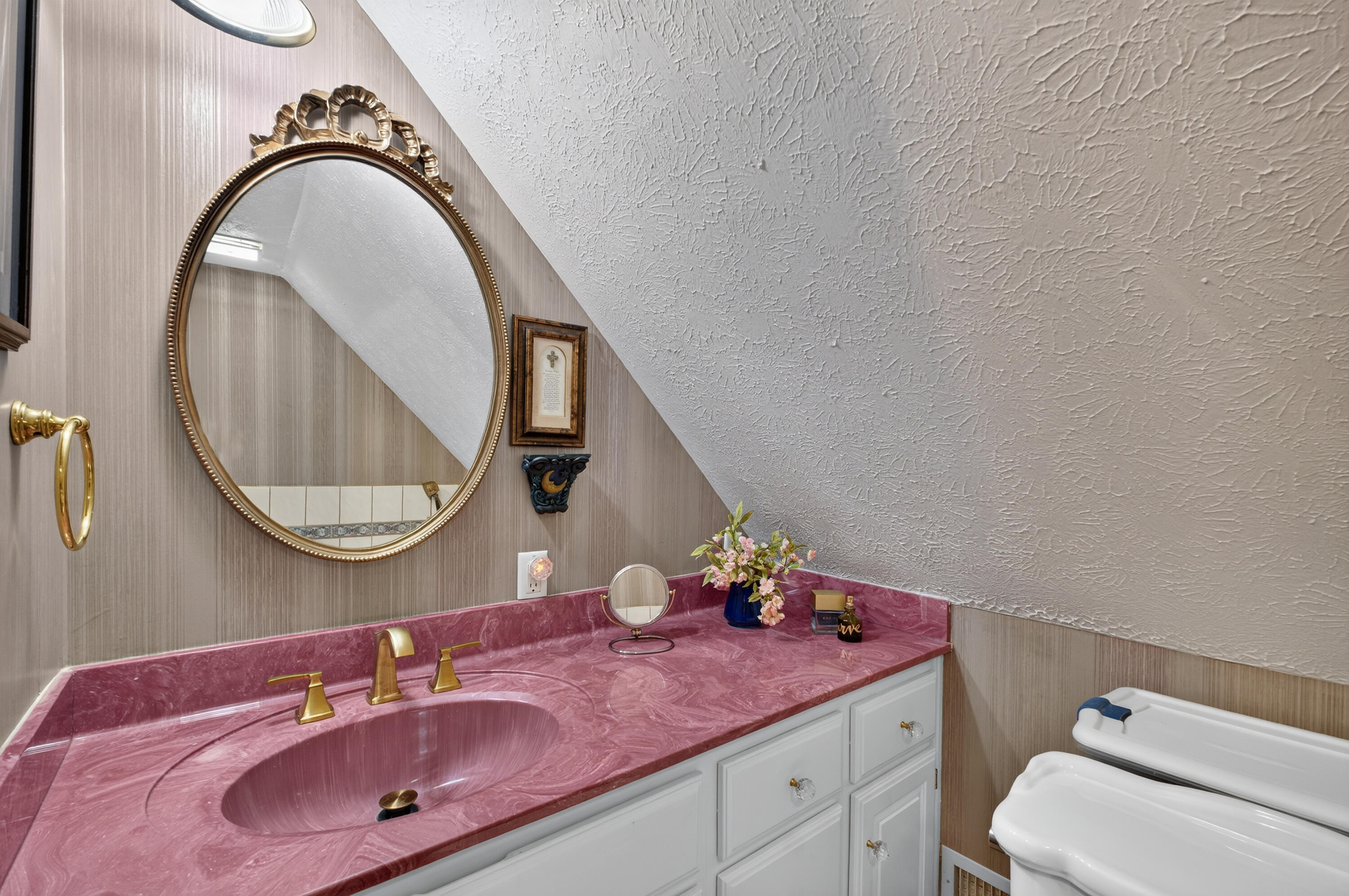 1568 Glossip Avenue Property Photo 25
