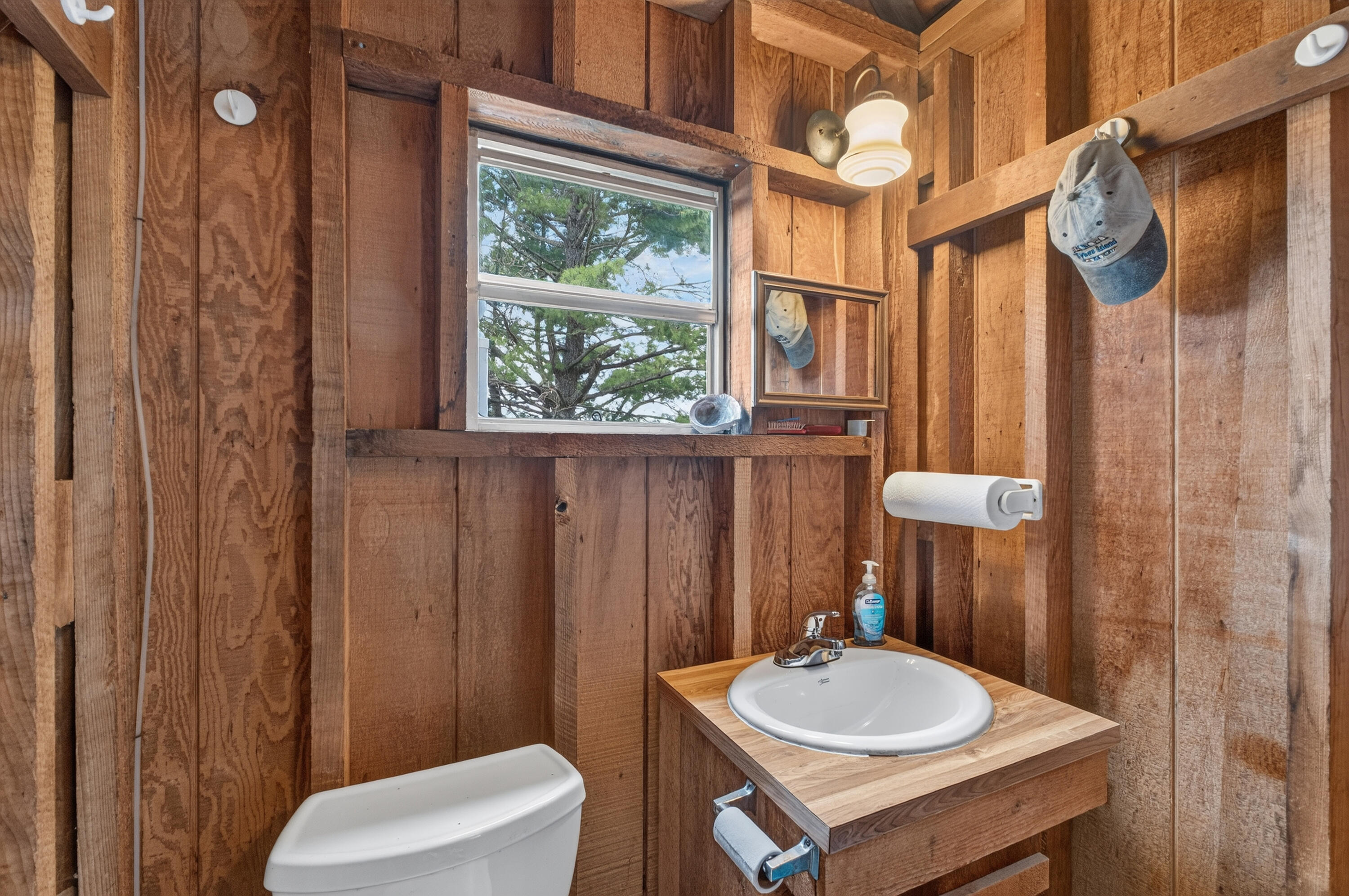 1568 Glossip Avenue Property Photo 33