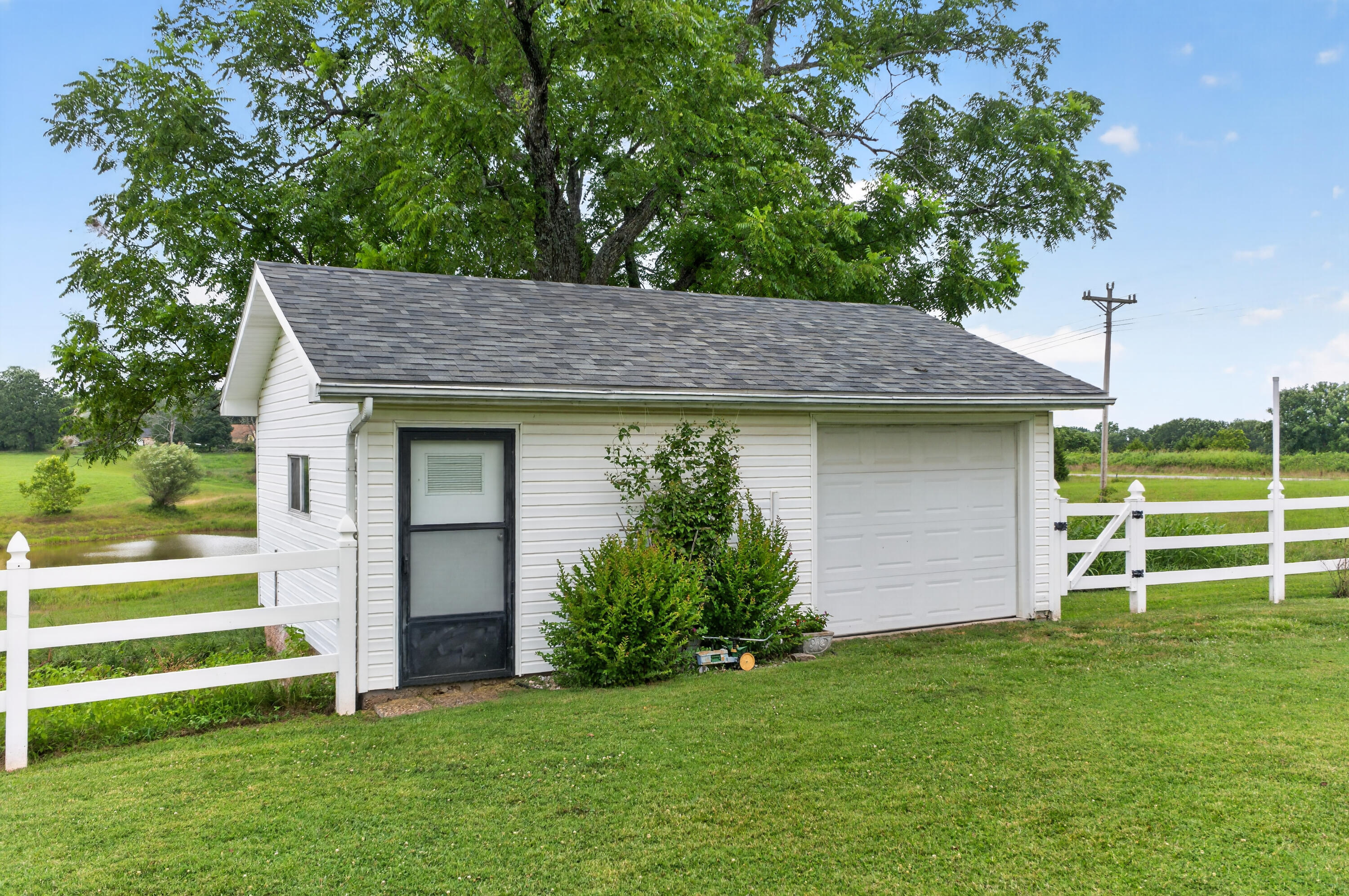 1568 Glossip Avenue Property Photo 35