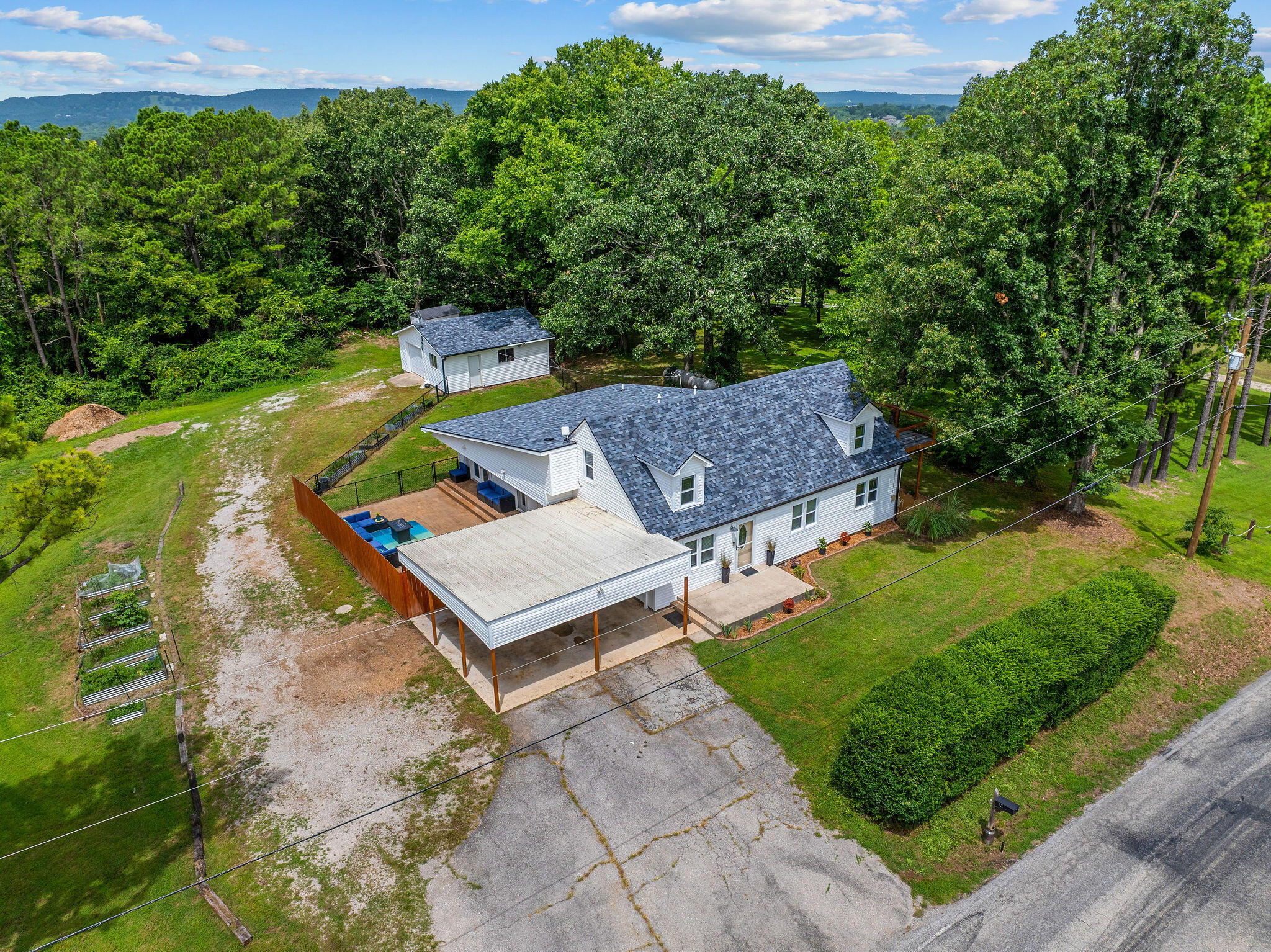 22059 Knob Hill Lane Property Photo 10