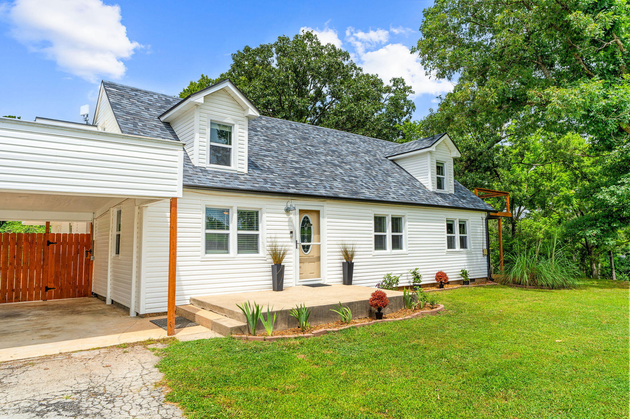 22059 Knob Hill Lane Property Photo 13