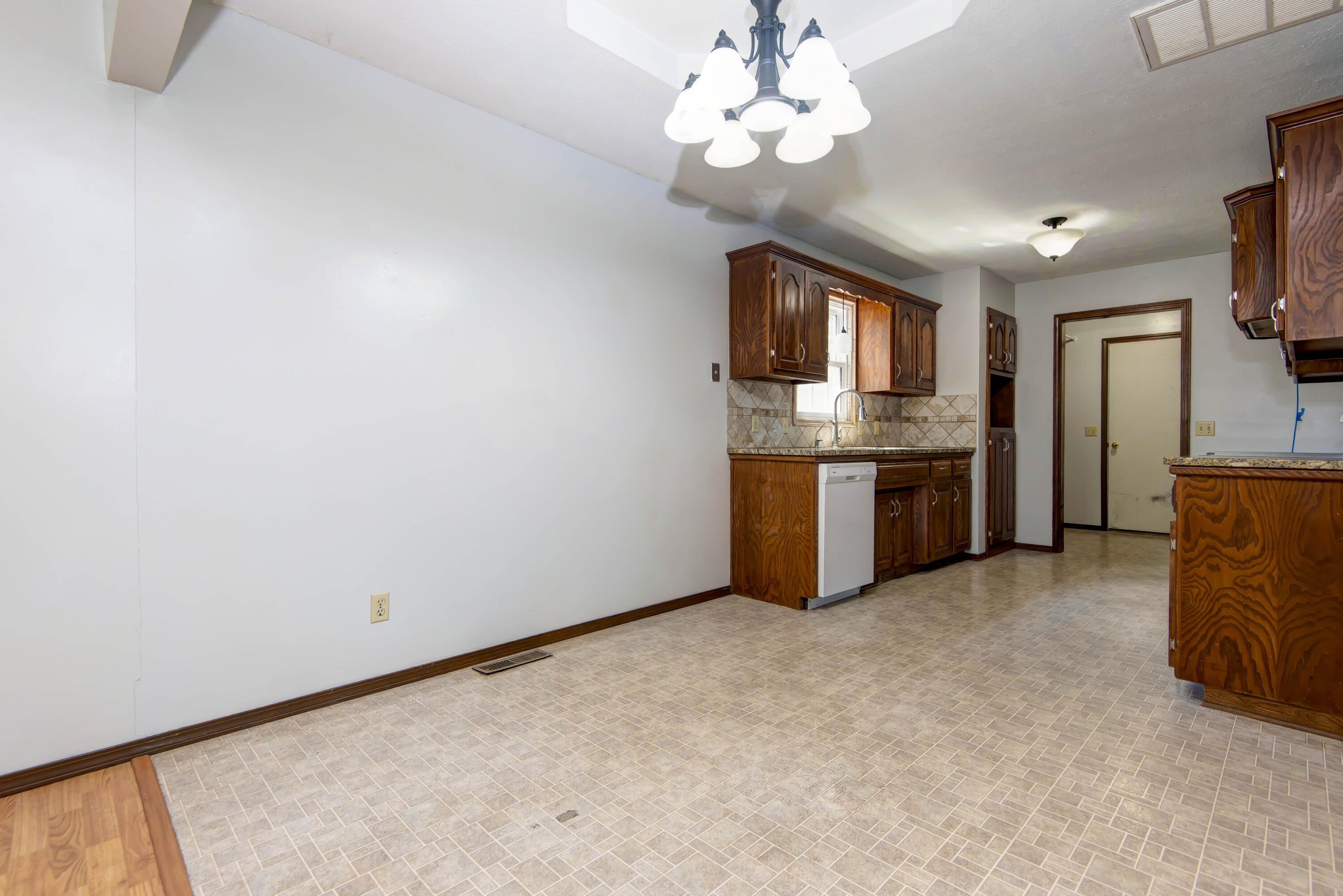 1428 West Whiteside Street Property Photo 4