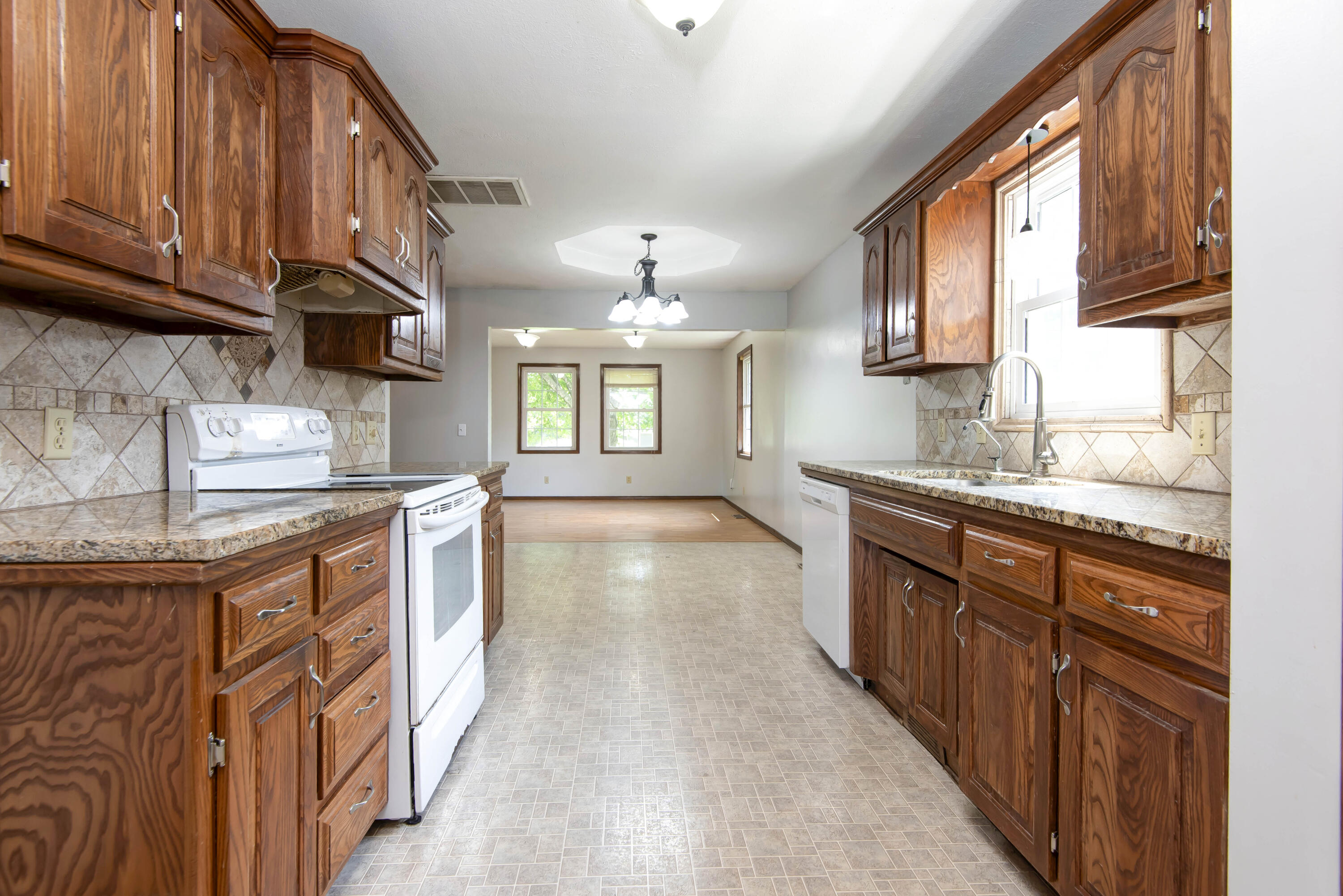 1428 West Whiteside Street Property Photo 7