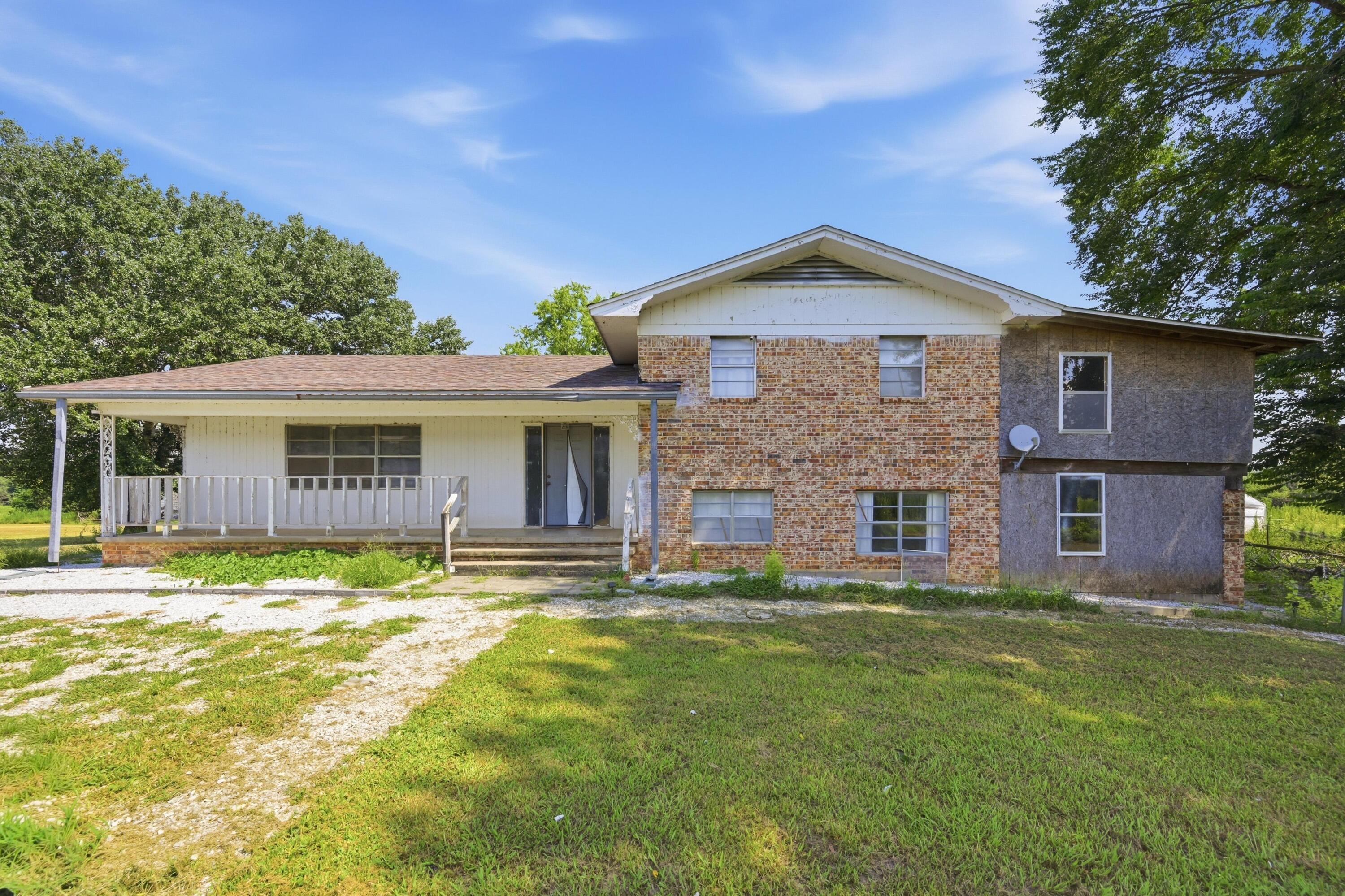 924 Weibert Road Property Photo 1