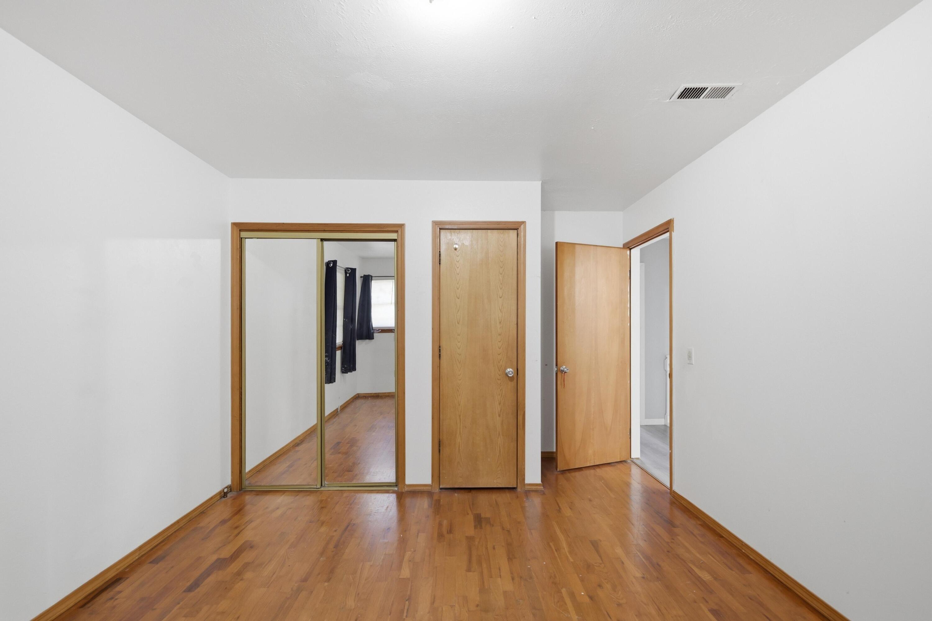 924 Weibert Road Property Photo 14