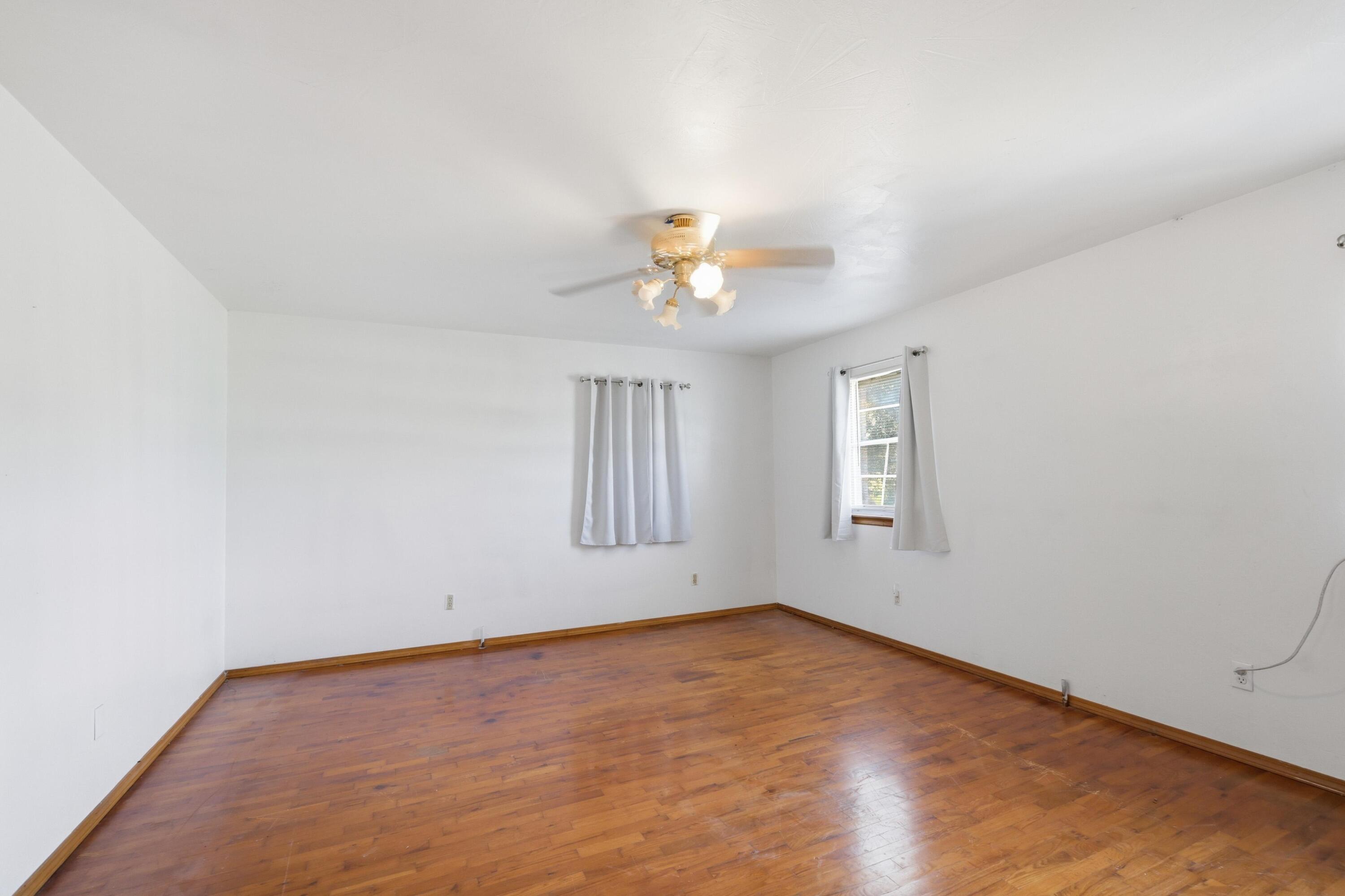924 Weibert Road Property Photo 15