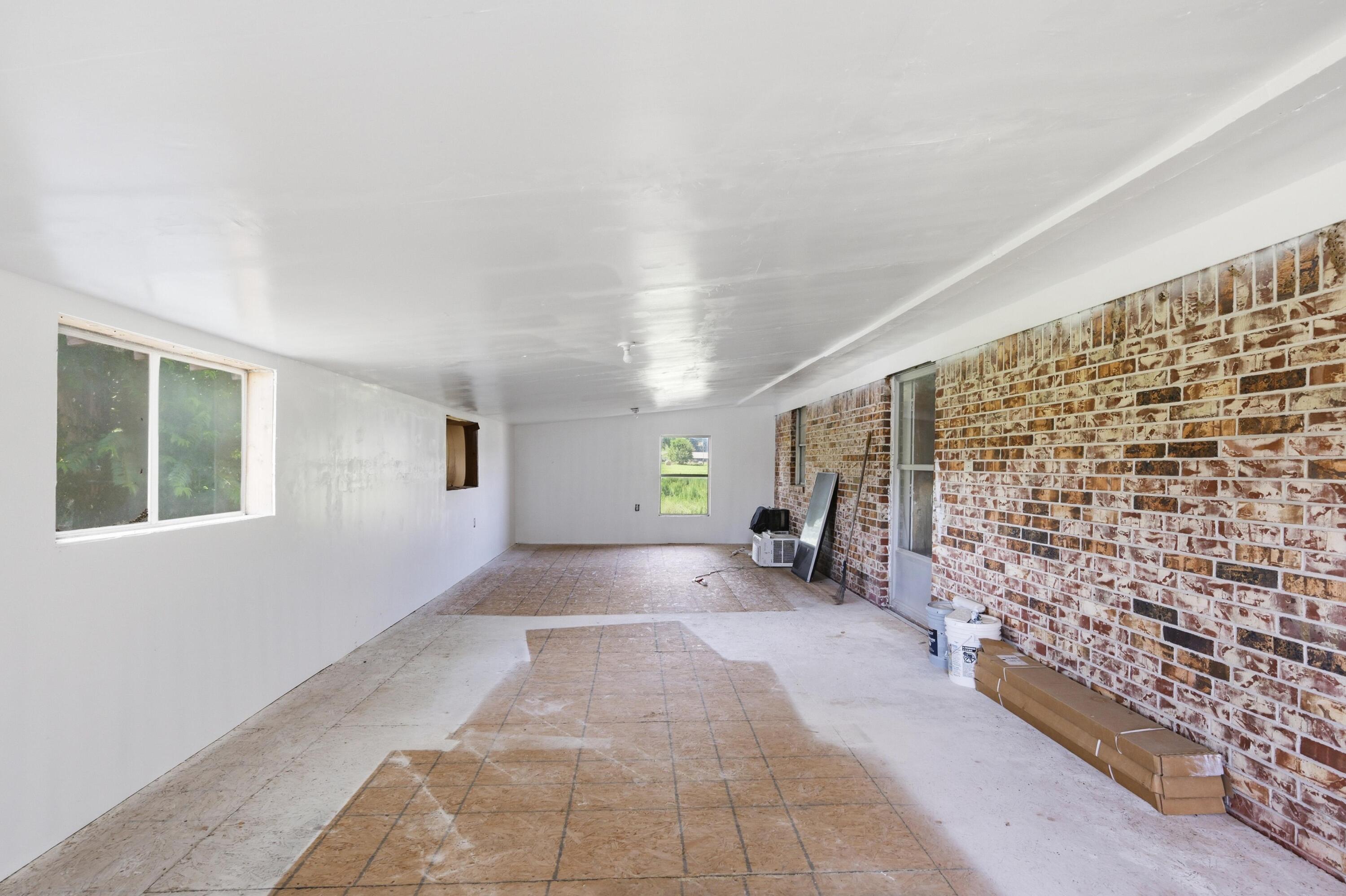 924 Weibert Road Property Photo 18