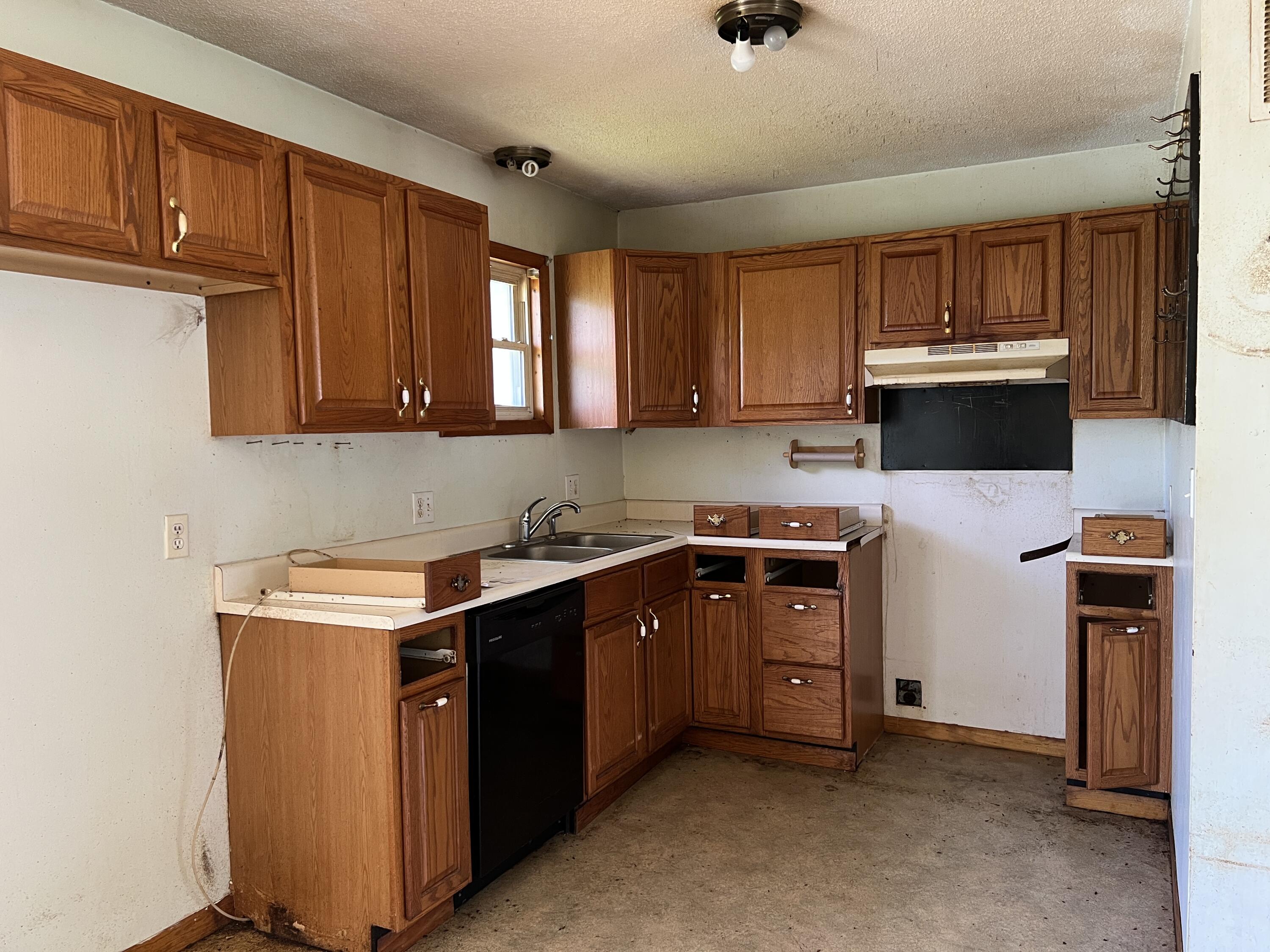 2249 North Clifton Avenue Property Photo 6