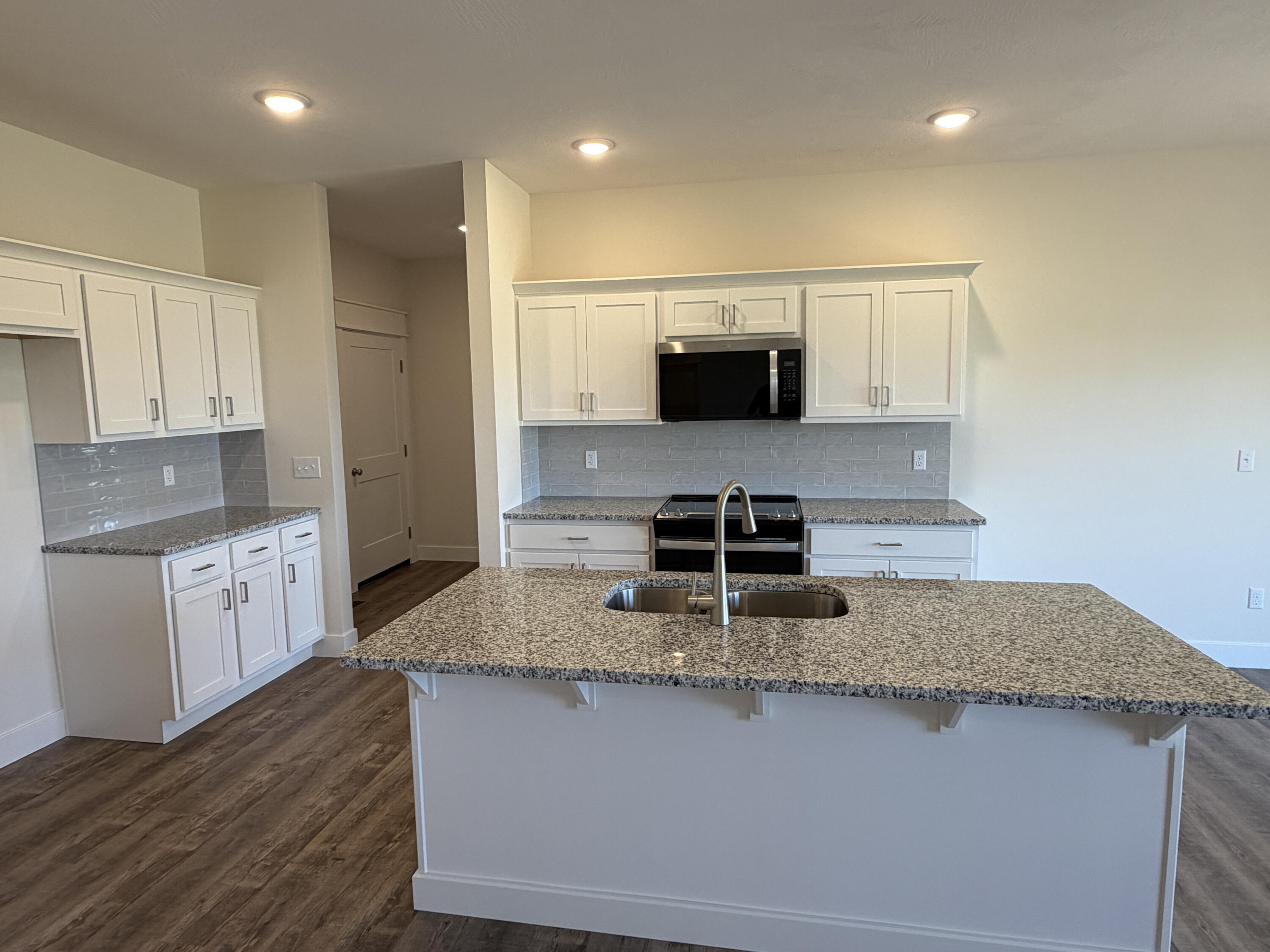1293 North Maxine Avenue Property Photo 5