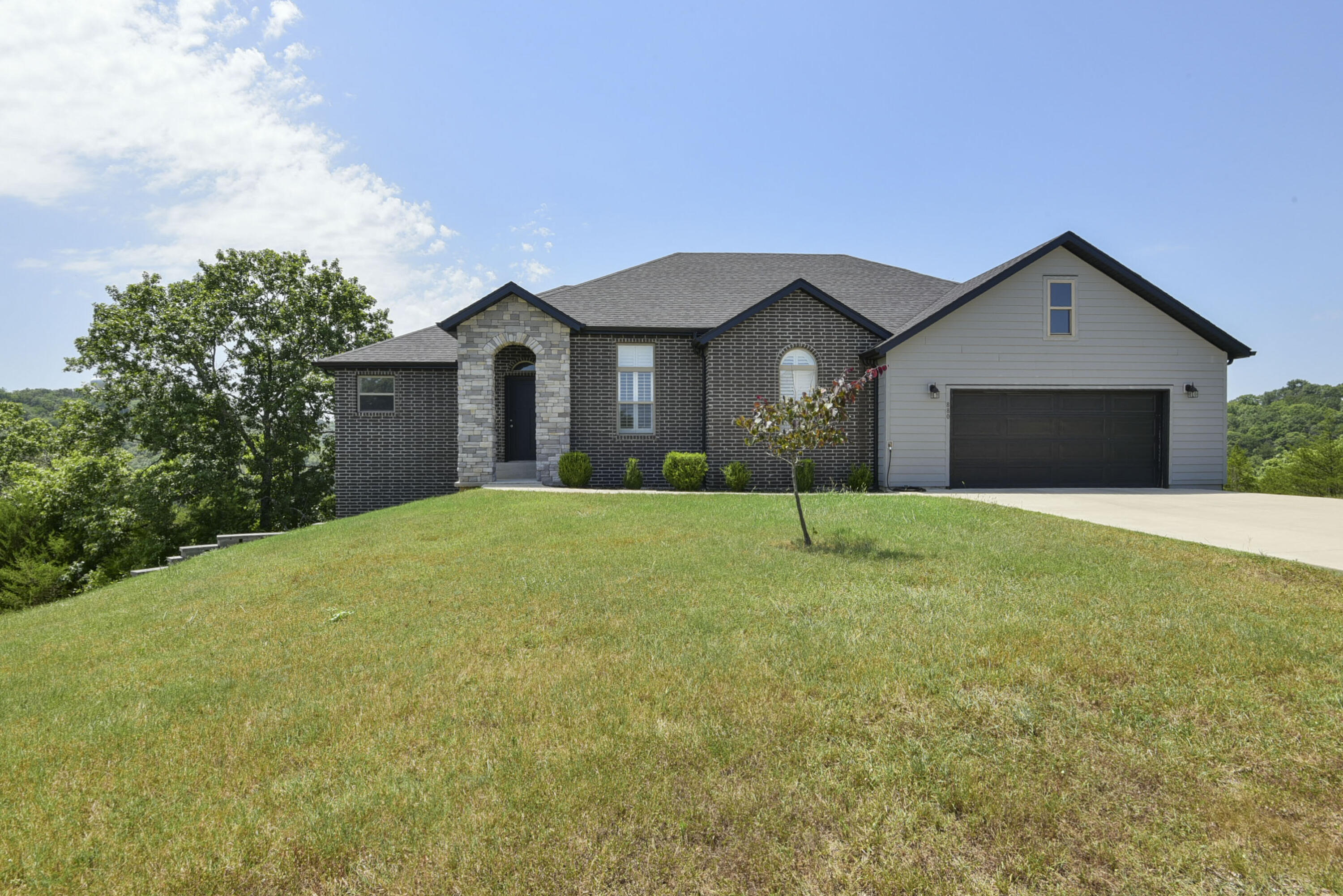 880 Black Forest Lane Property Photo 1