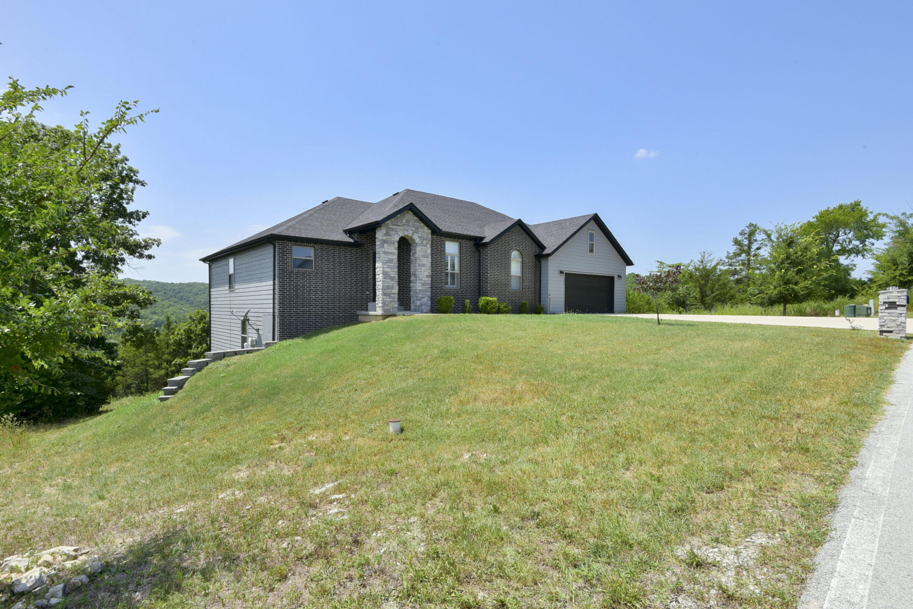 880 Black Forest Lane Property Photo 3