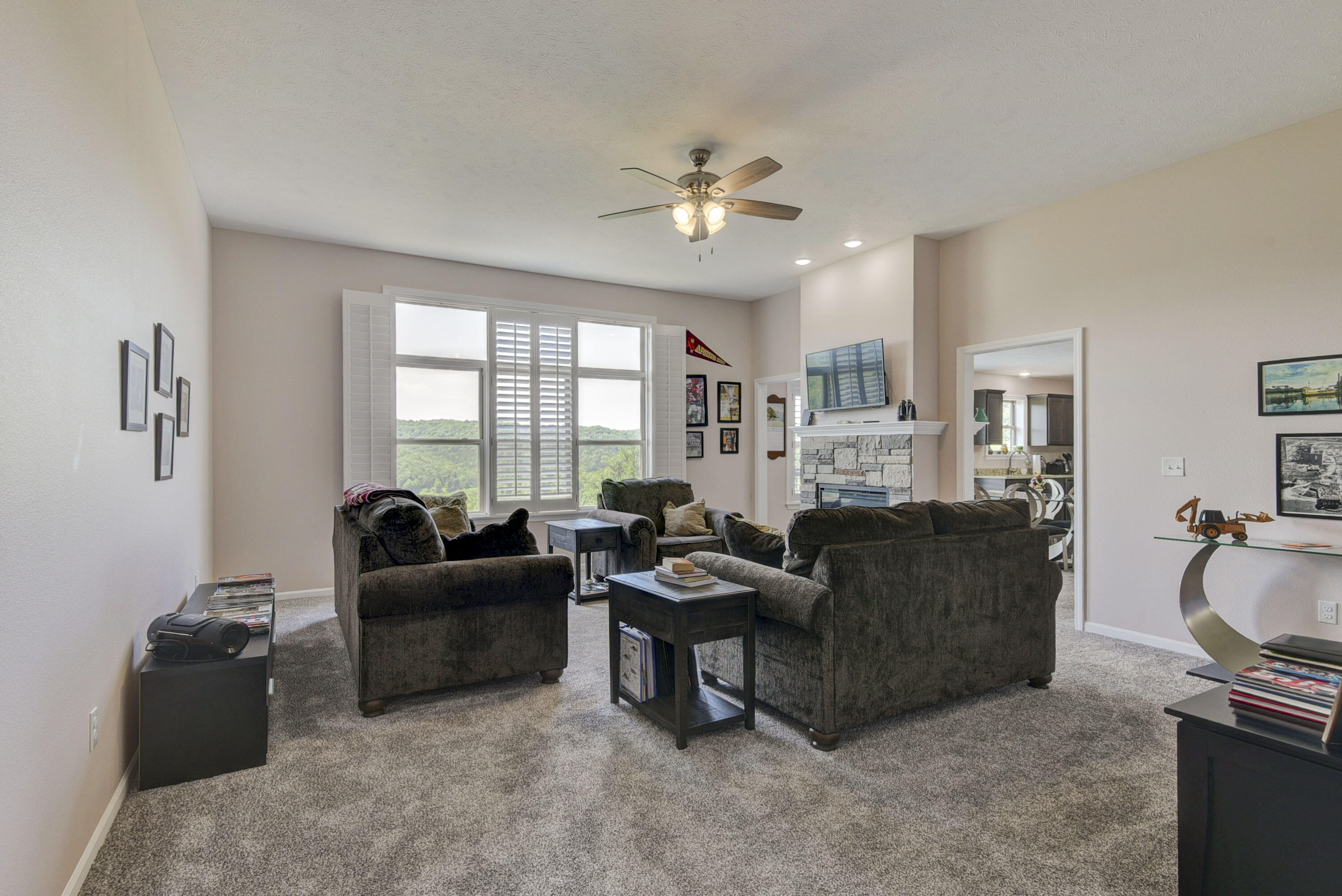 880 Black Forest Lane Property Photo 6