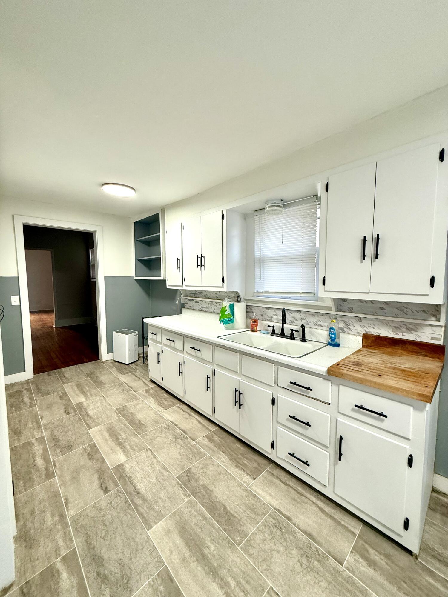 611 8th Street Property Photo 3