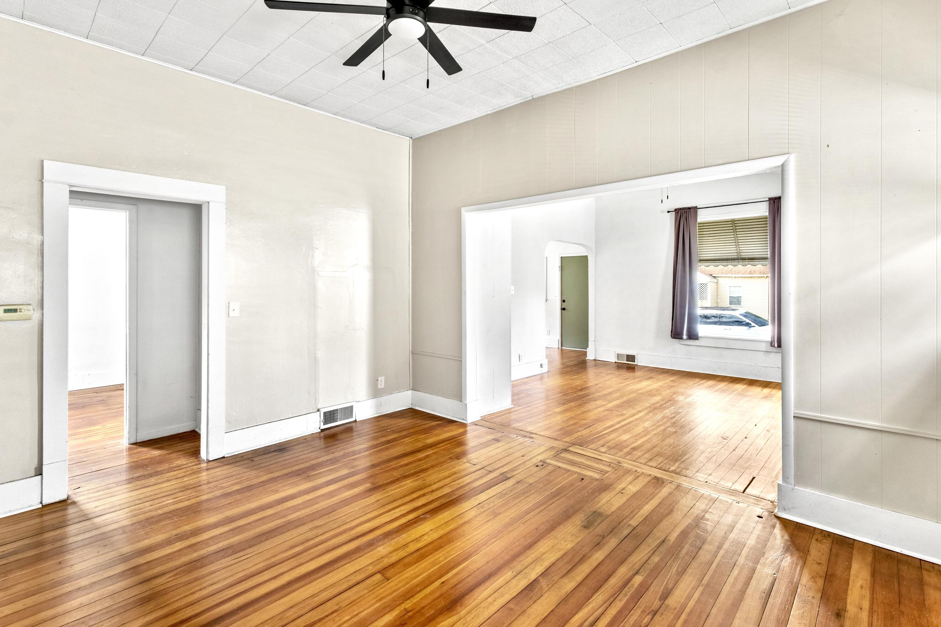 611 8th Street Property Photo 3