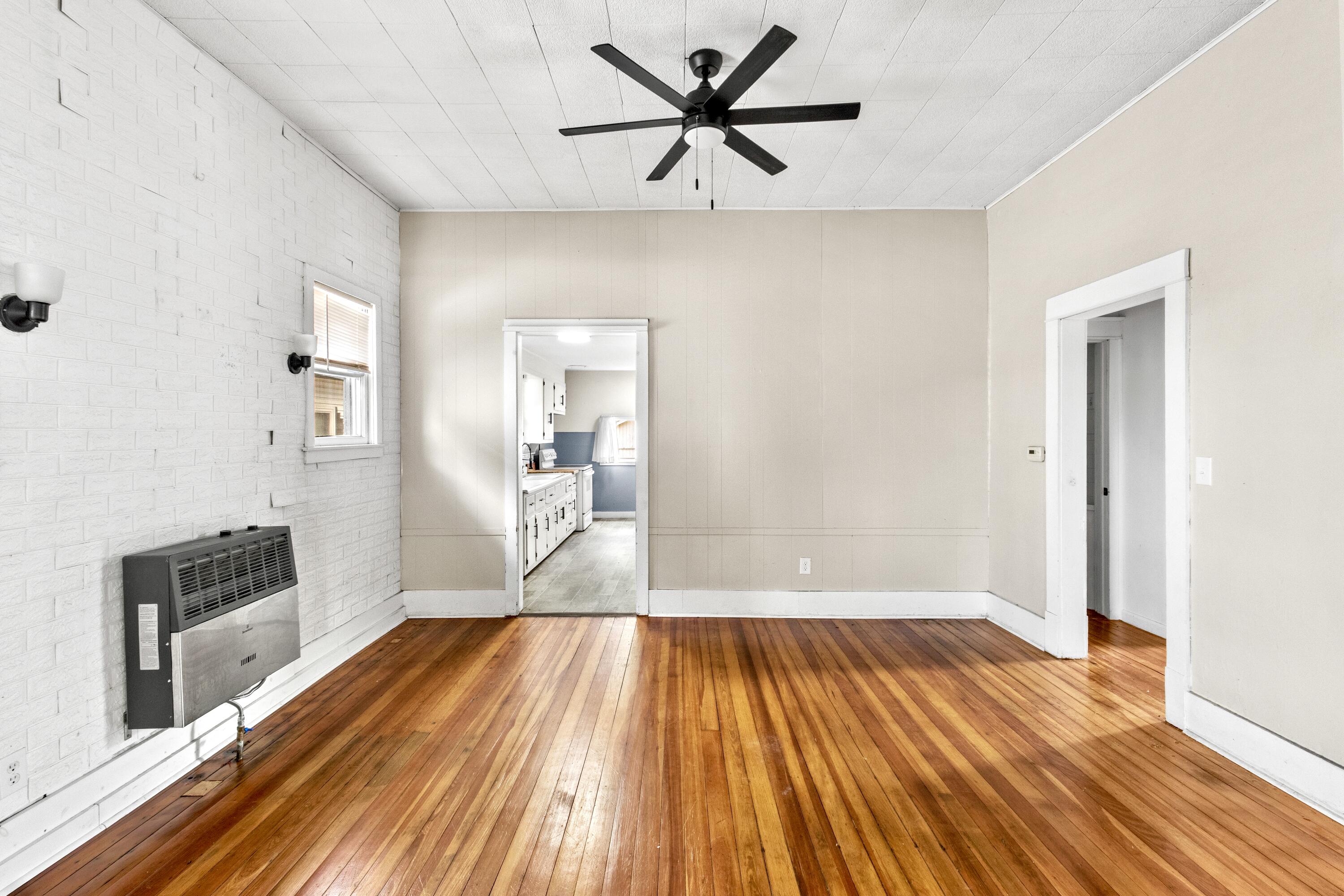 611 8th Street Property Photo 9