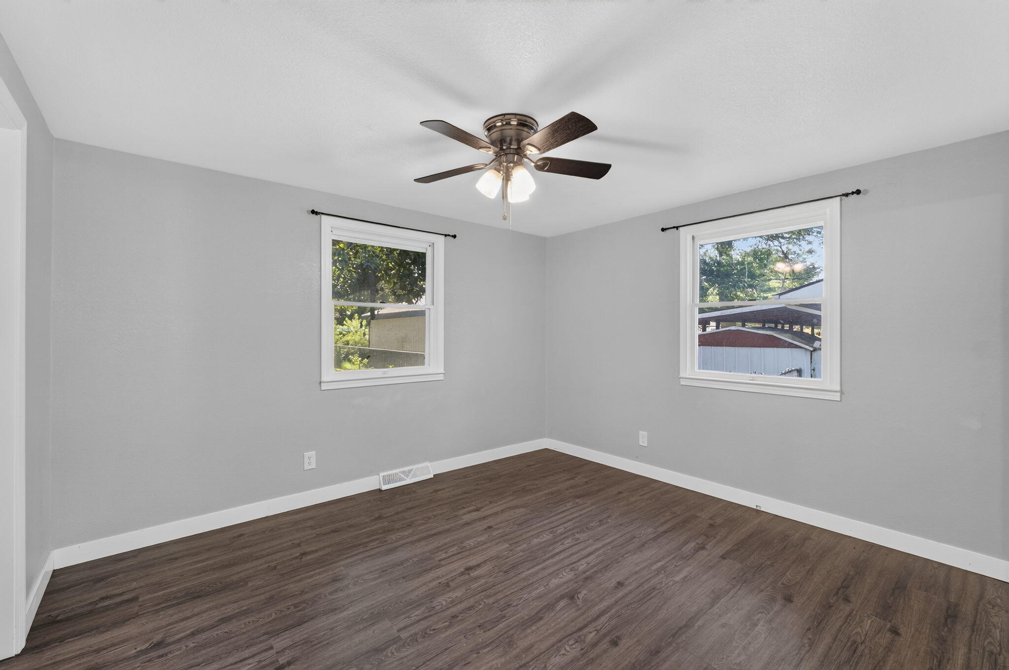 515 Grand Street Property Photo 19