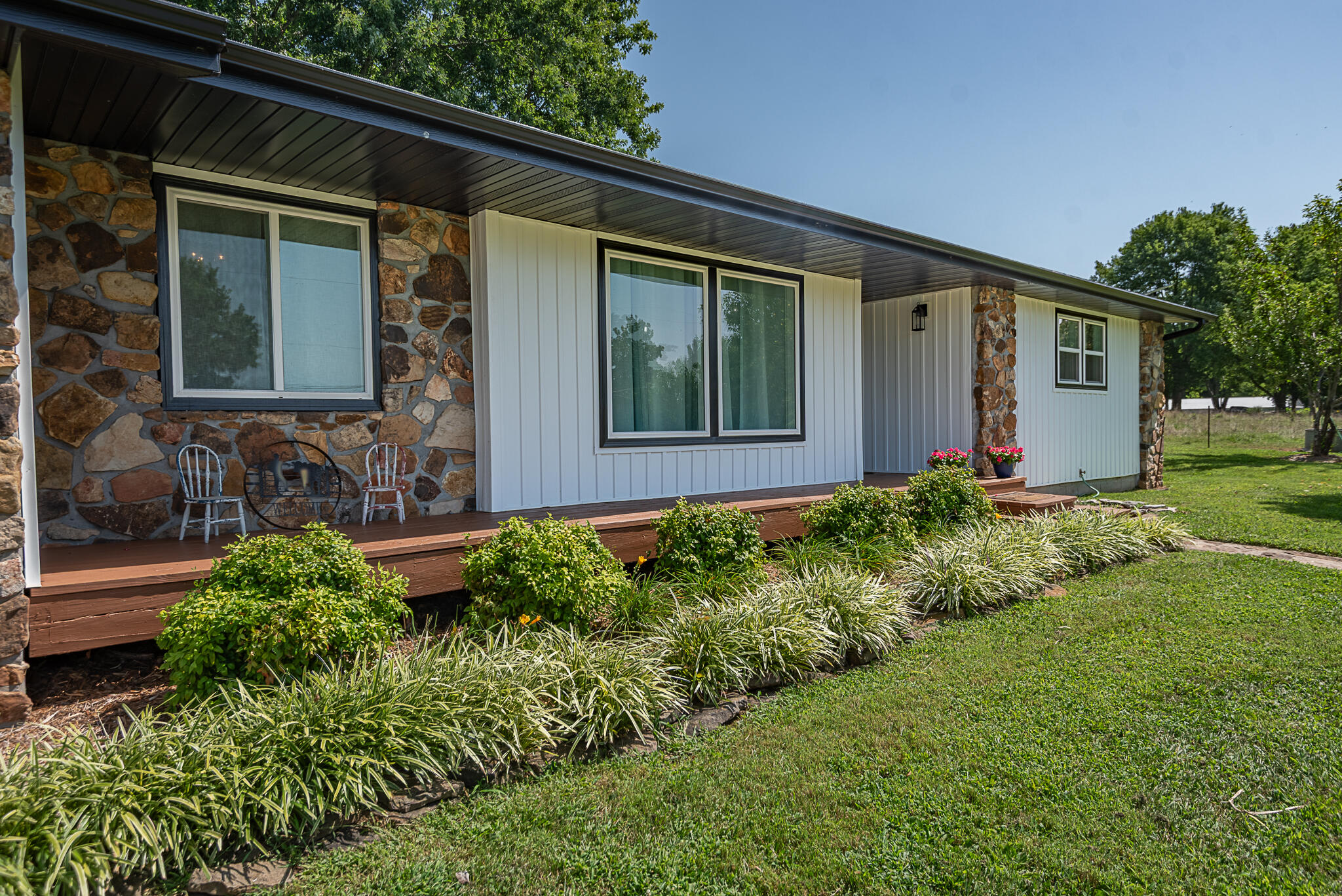 1905 East Webb Road Property Photo 6