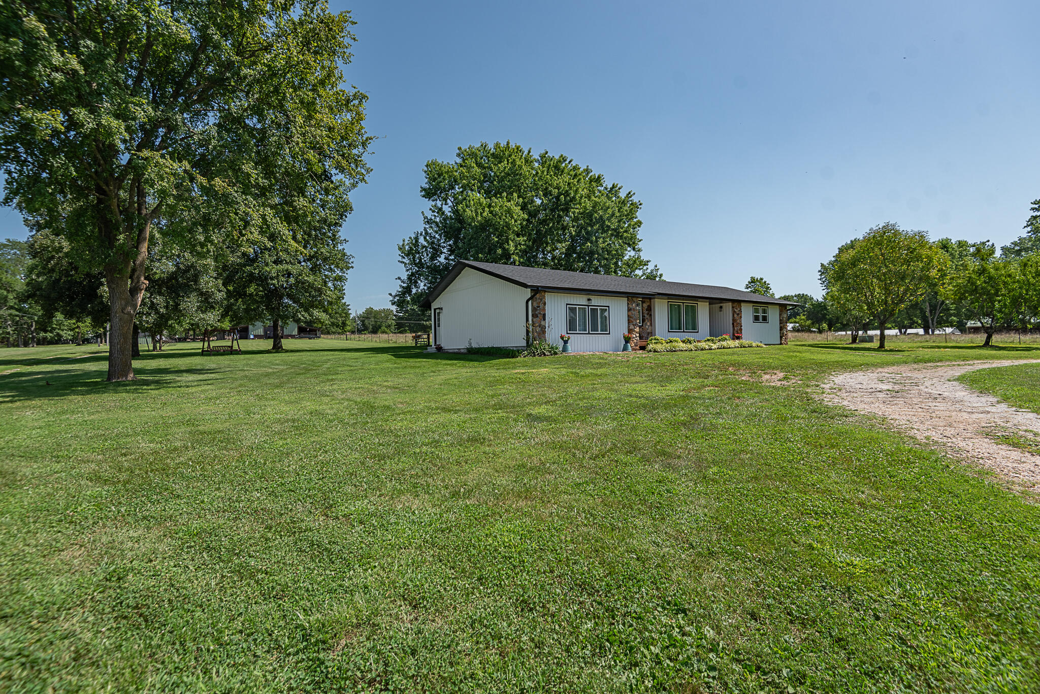 1905 East Webb Road Property Photo 7
