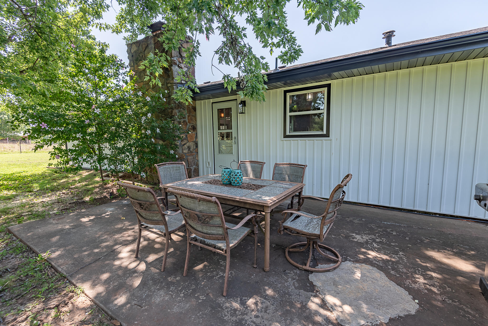 1905 East Webb Road Property Photo 9