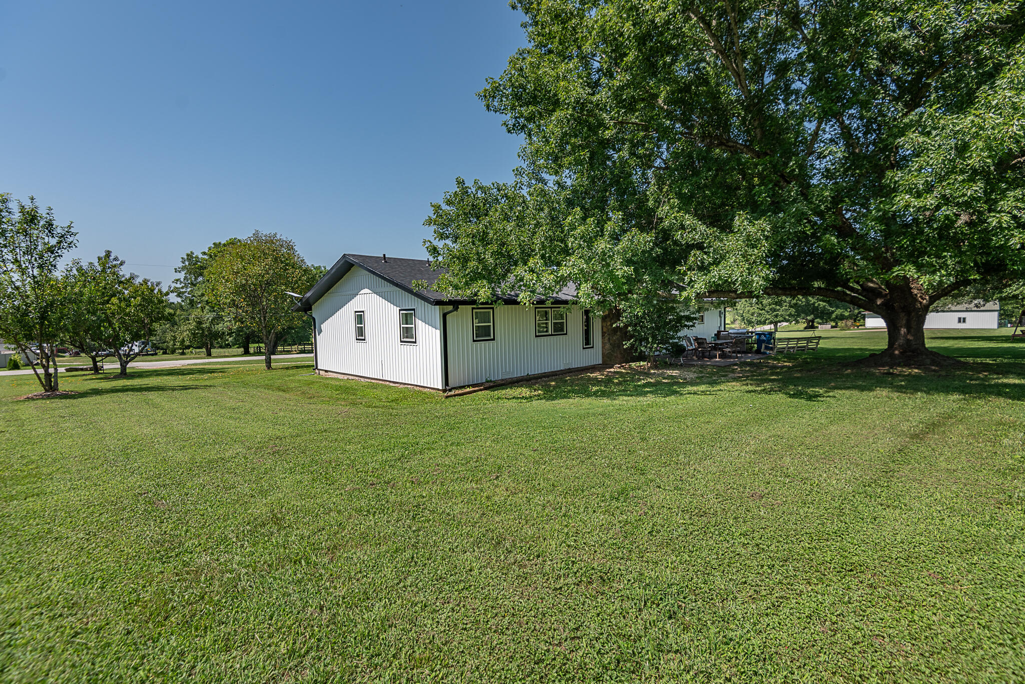 1905 East Webb Road Property Photo 11