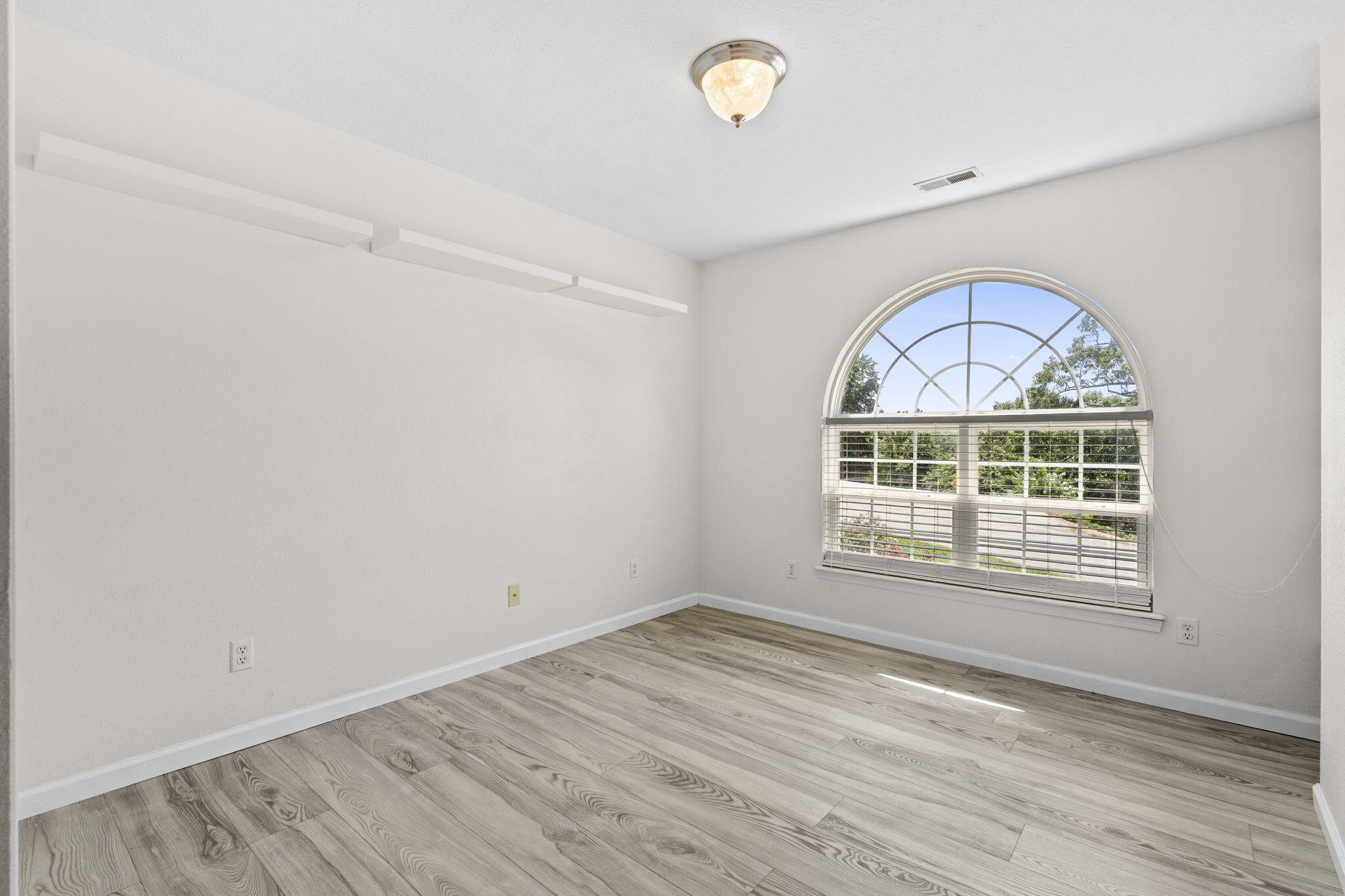 48 Irish Hills Boulevard Property Photo 20