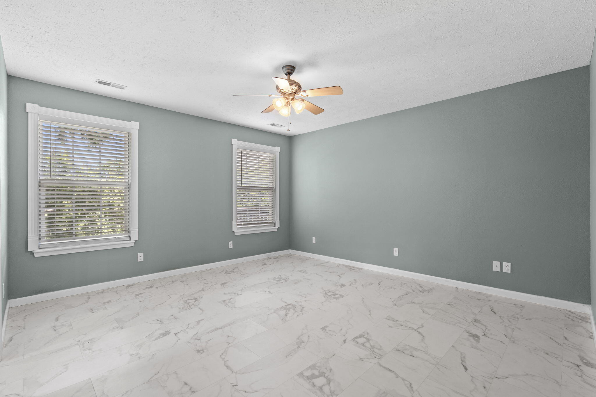 48 Irish Hills Boulevard Property Photo 23
