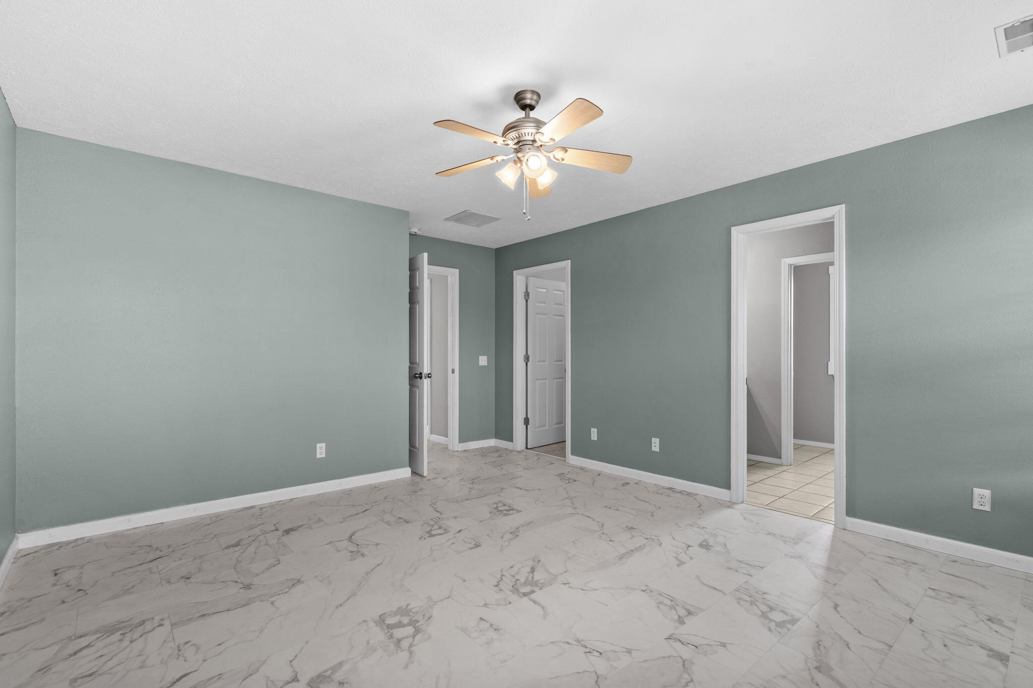 48 Irish Hills Boulevard Property Photo 24