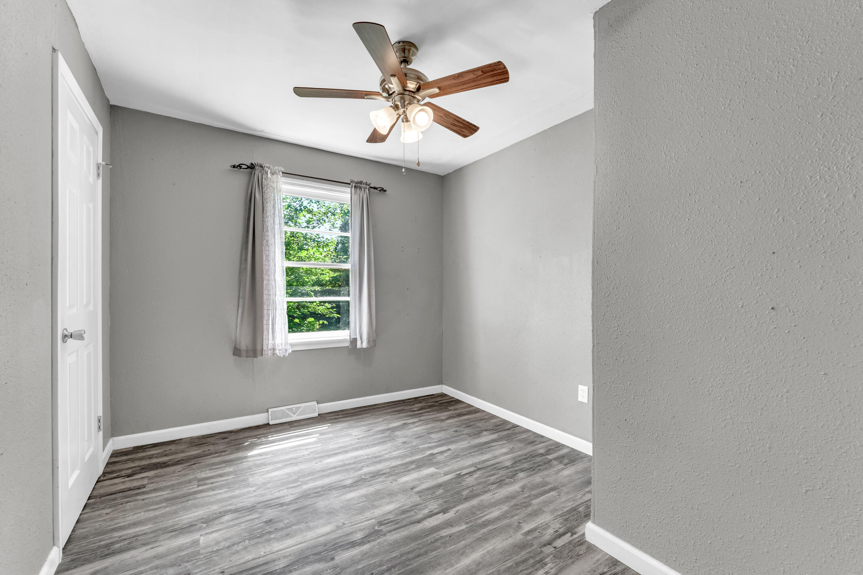 1714 West Scott Street Property Photo 25