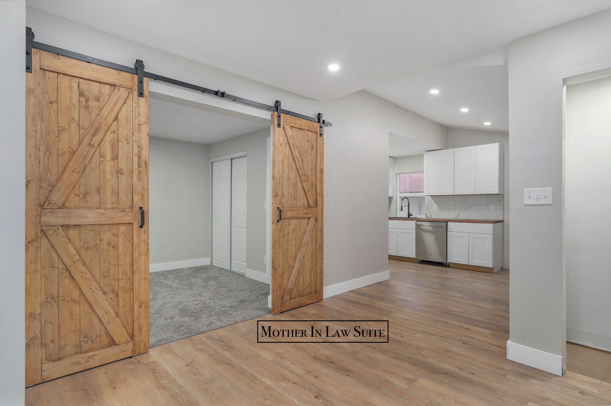 1616 North Hampton Avenue Property Photo 4